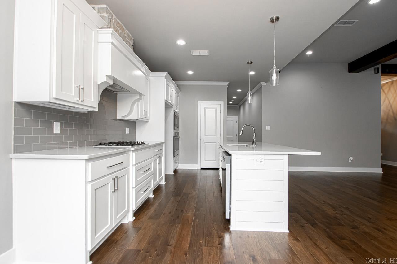 HURRICANE GARDENS - Residential