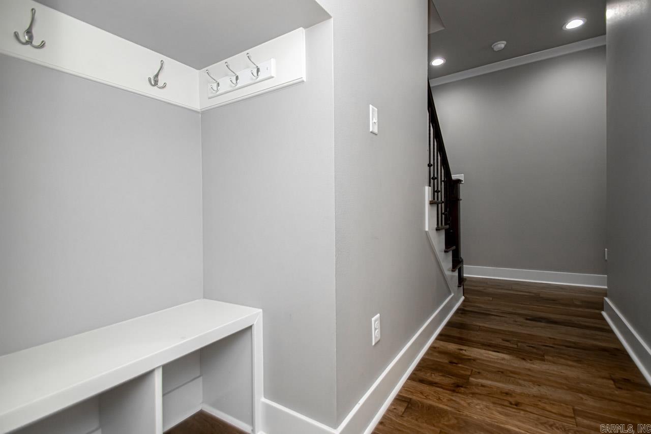 HURRICANE GARDENS - Residential