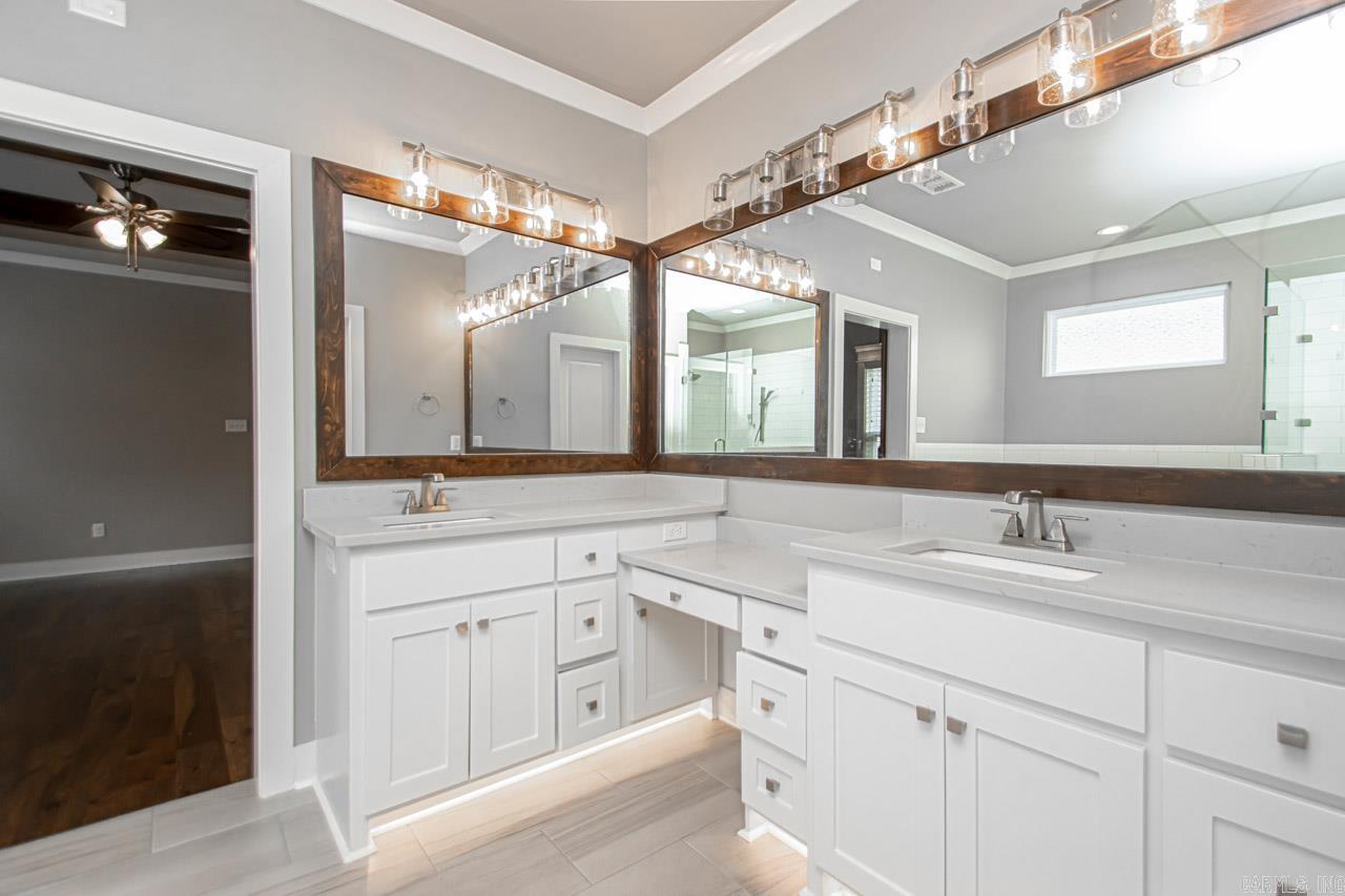 HURRICANE GARDENS - Residential