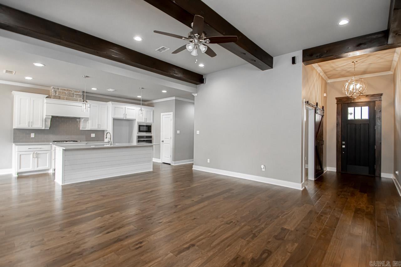 HURRICANE GARDENS - Residential