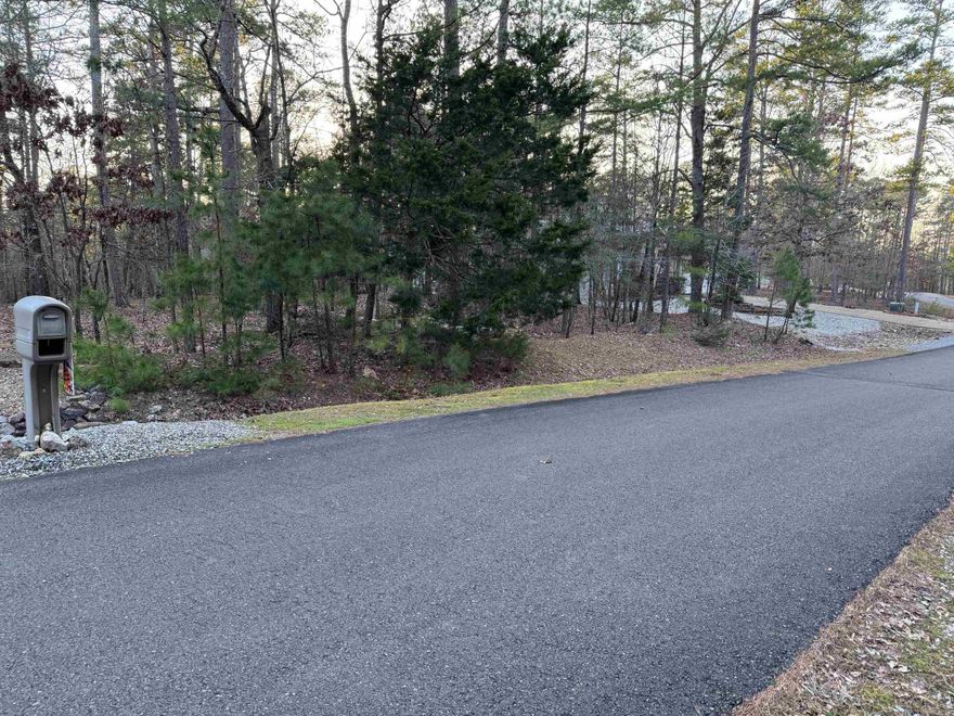 GREAT LOCATION...GOLF NEARBY AND EAST GATE...CALL TODAY FOR MORE DETAILS...