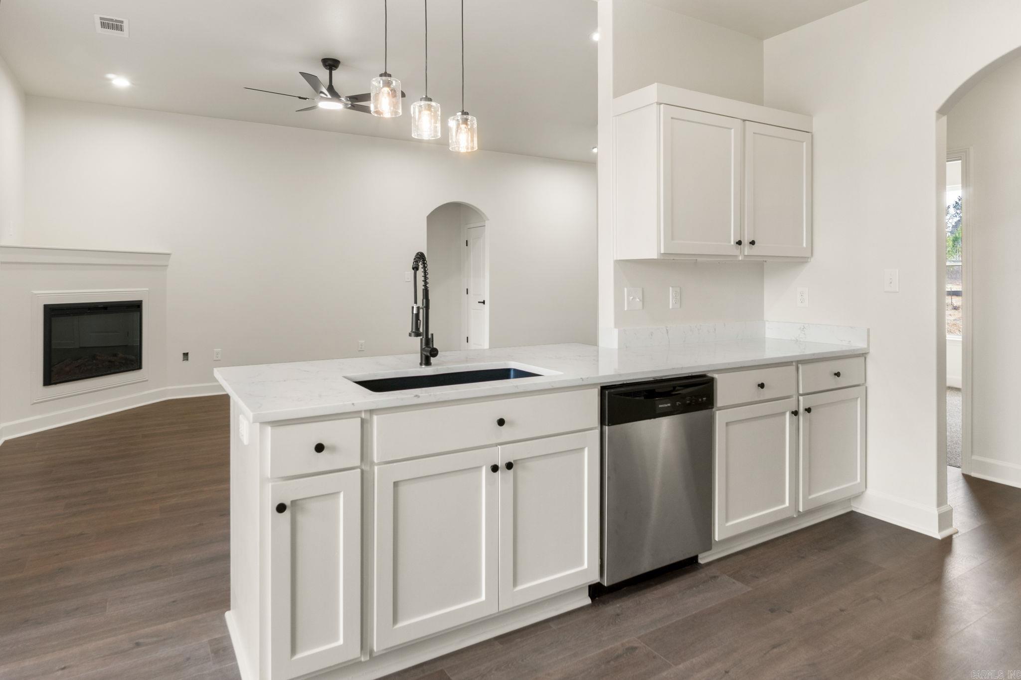 SPRINGTREE VILLAGE - Residential