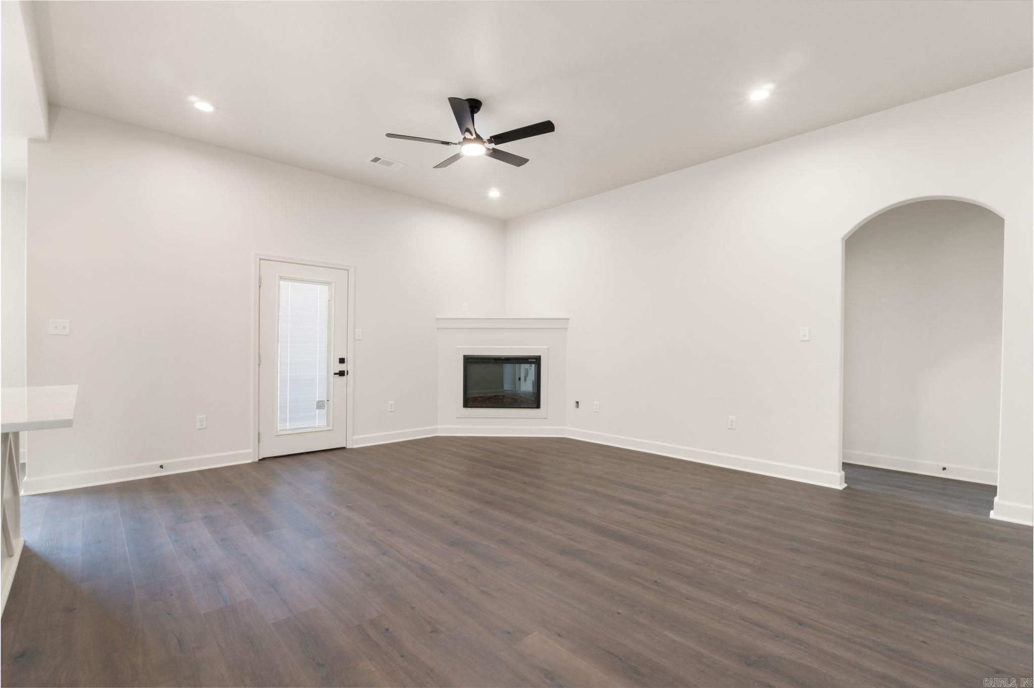 SPRINGTREE VILLAGE - Residential