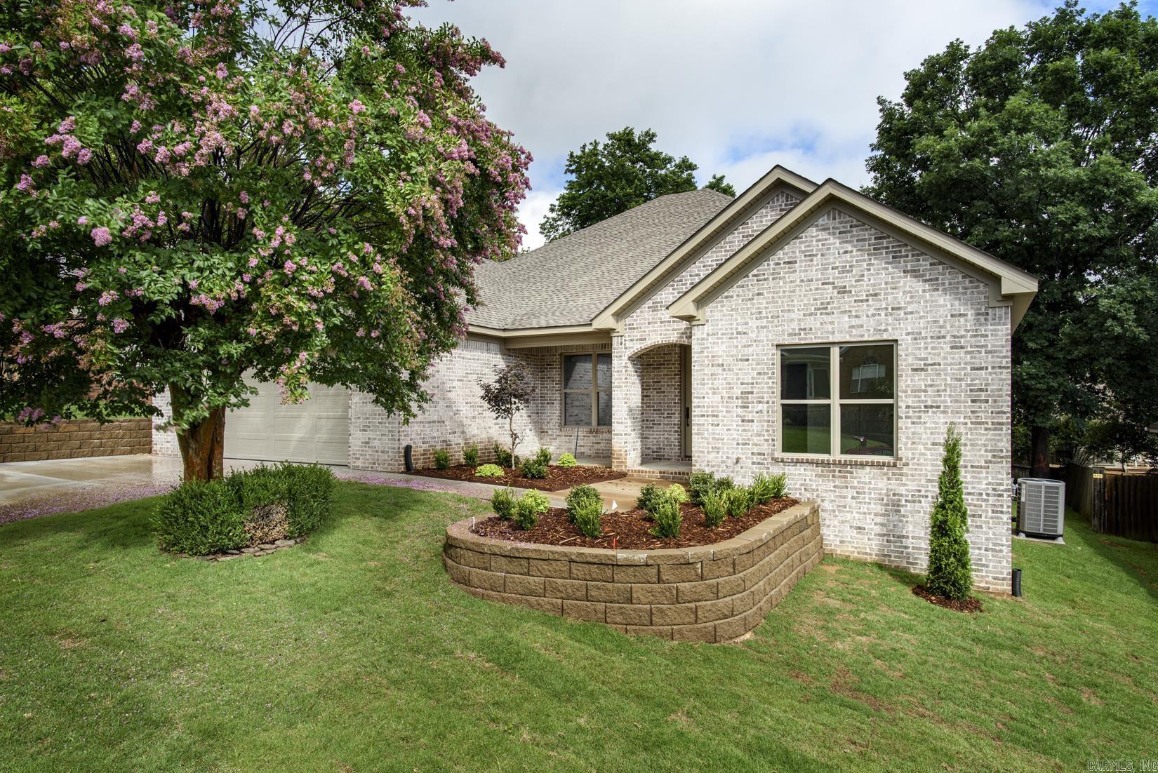 CHENAL VALLEY DUQUESNE COMMUNITY - Residential