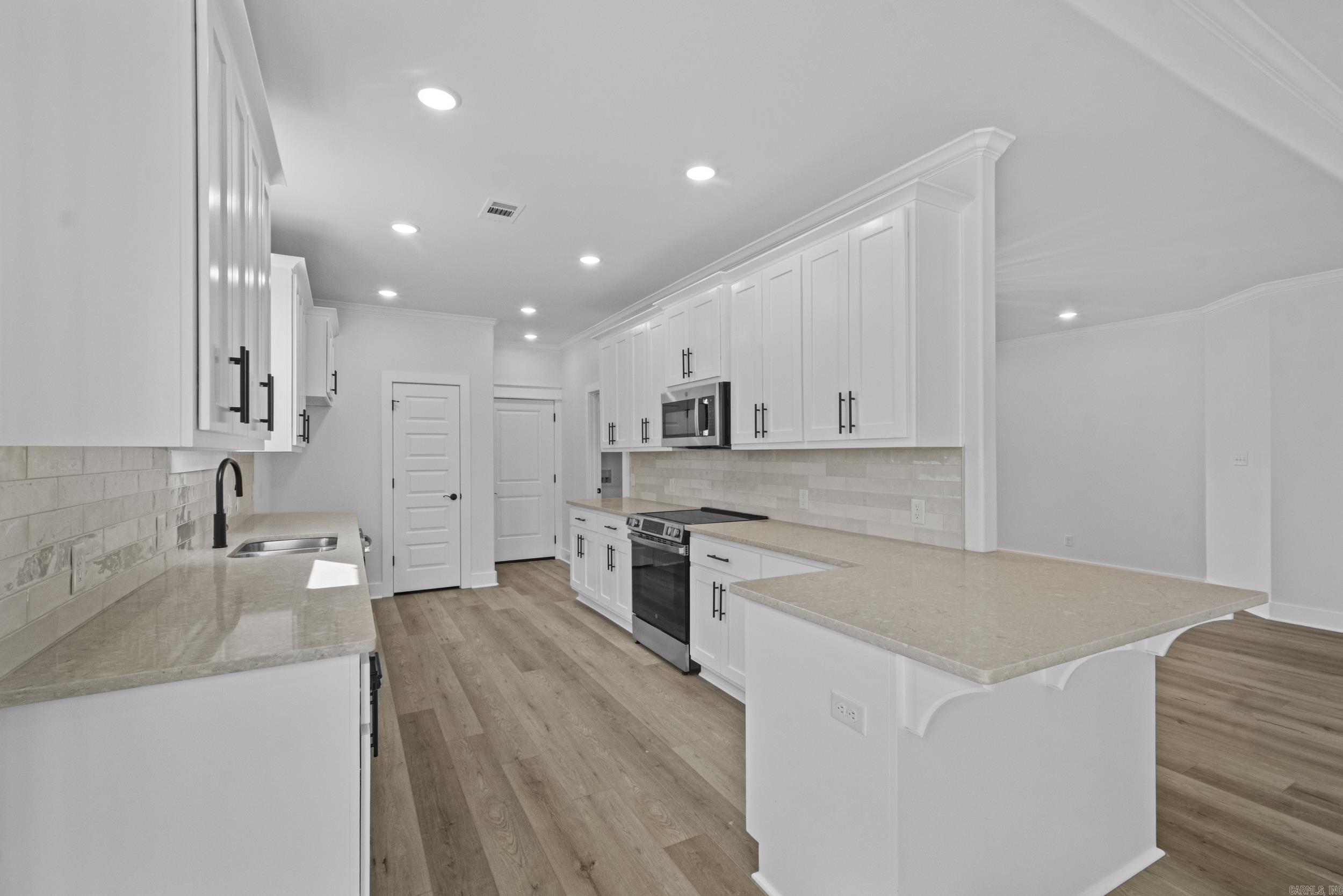 WANDERING RIDGE - Residential