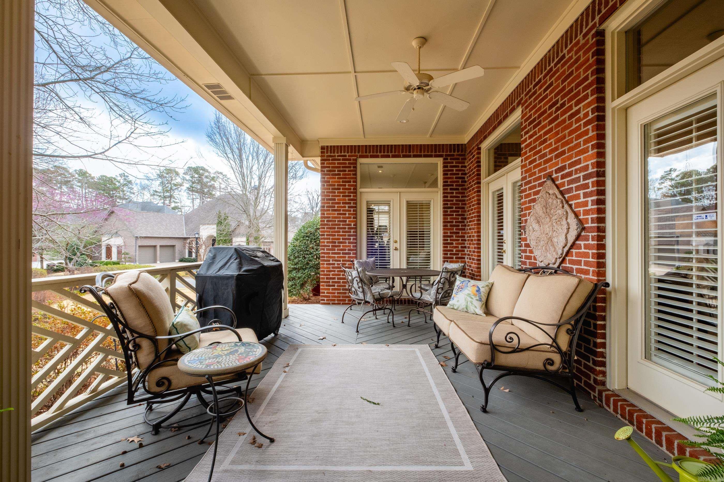 CHENAL VALLEY THE OAKS - Residential