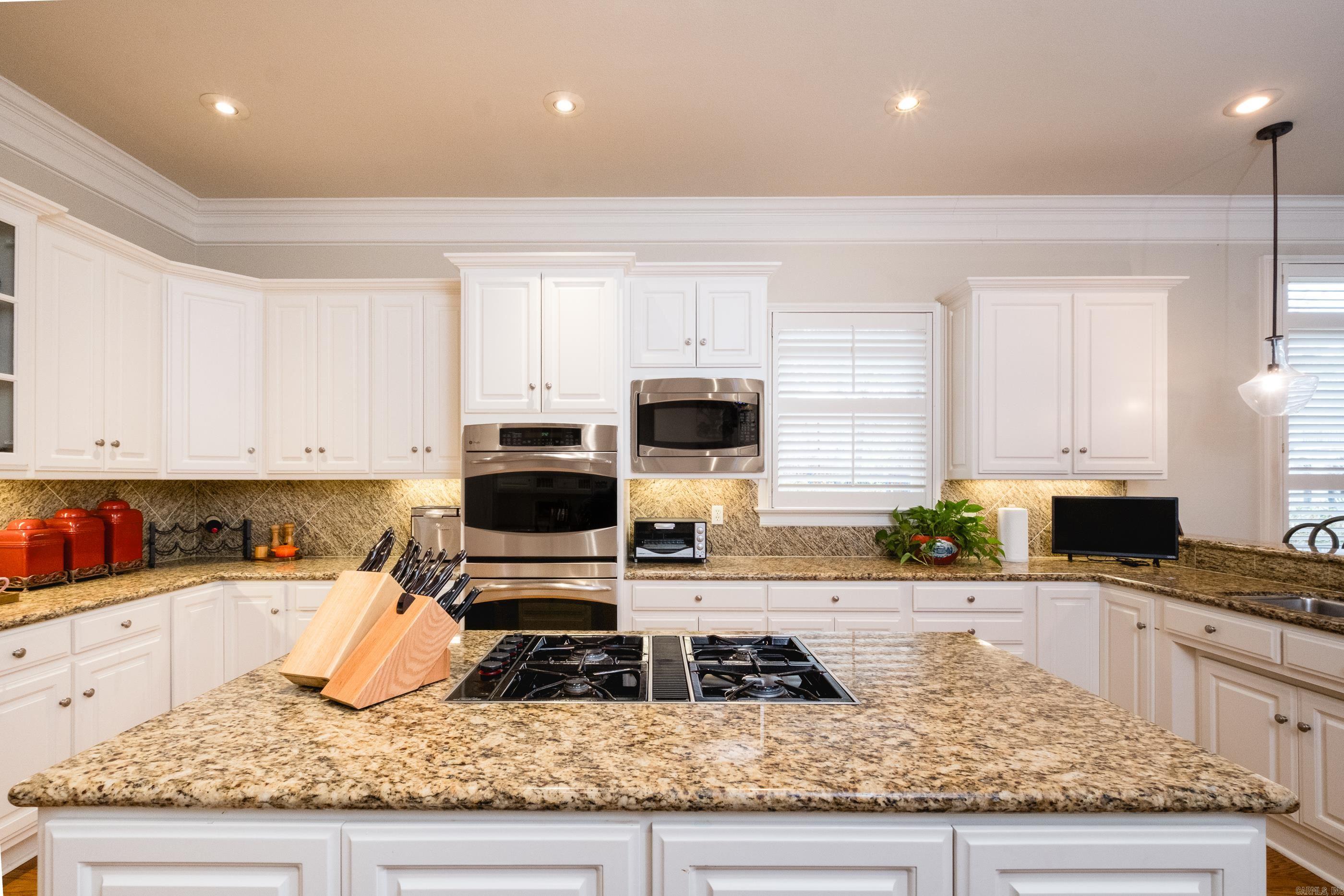 CHENAL VALLEY THE OAKS - Residential