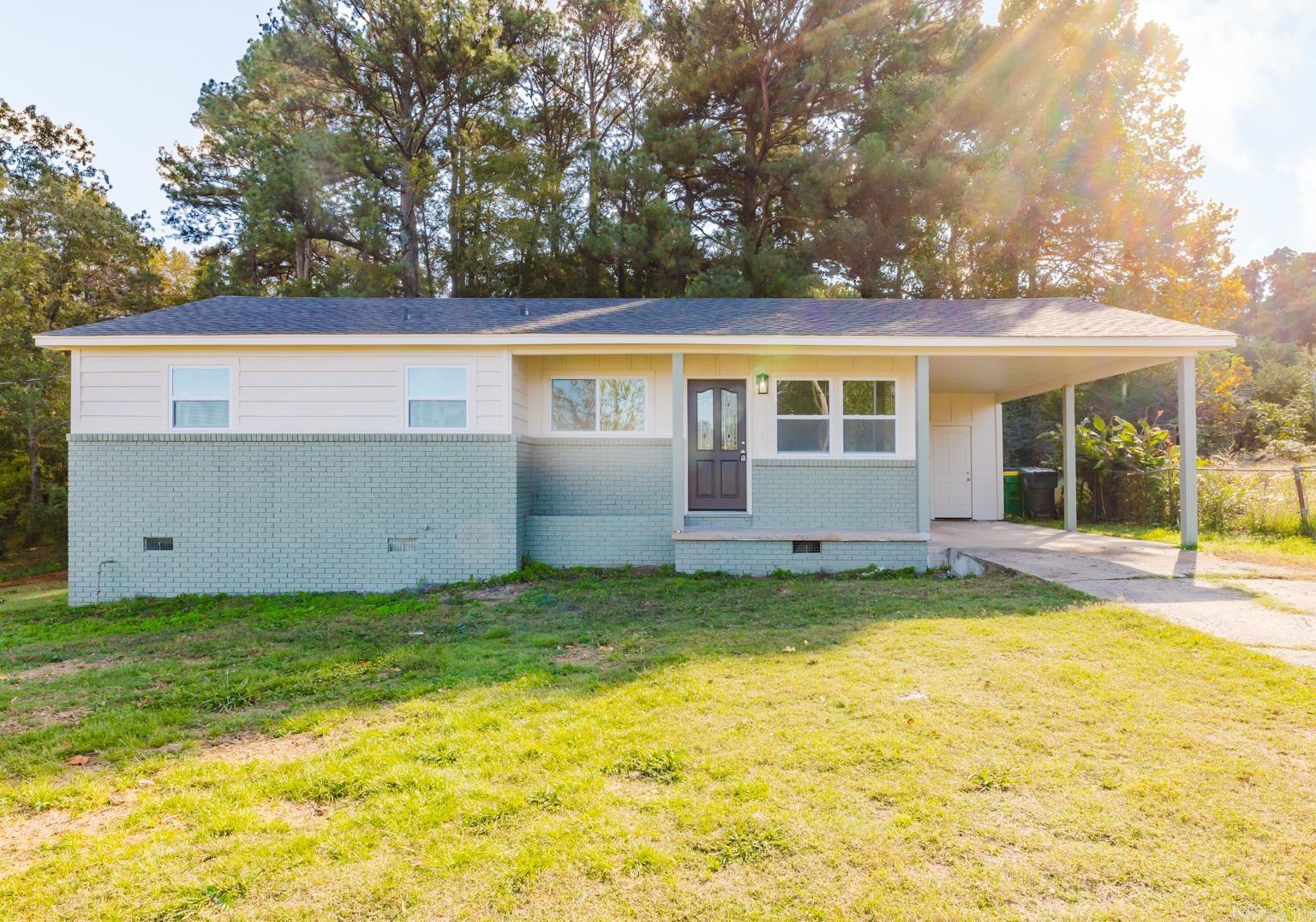 This beautifully remodeled home perfectly blends modern style with everyday comfort. Step inside to an open-concept layout thatās ideal for entertaining or relaxing after a long day. The bright kitchen shines with stainless steel appliances, sleek countertops, and plenty of cabinet space! Outside, youāll find a spacious backyard ready for gatherings, gardening, or play, plus a covered carport for convenient parking. Located just minutes from highway access, youāll enjoy an easy commute while still being close to shopping, dining, and local amenities.