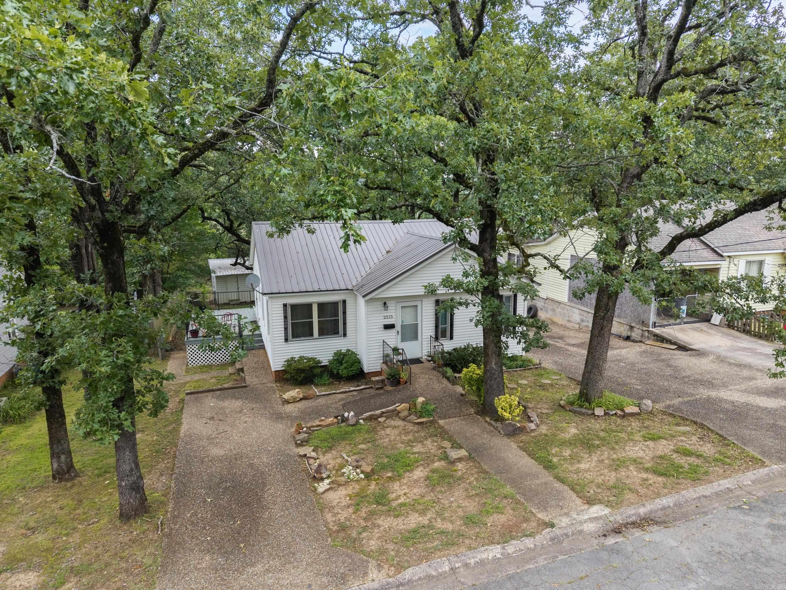 PLEASANT VIEW - Residential