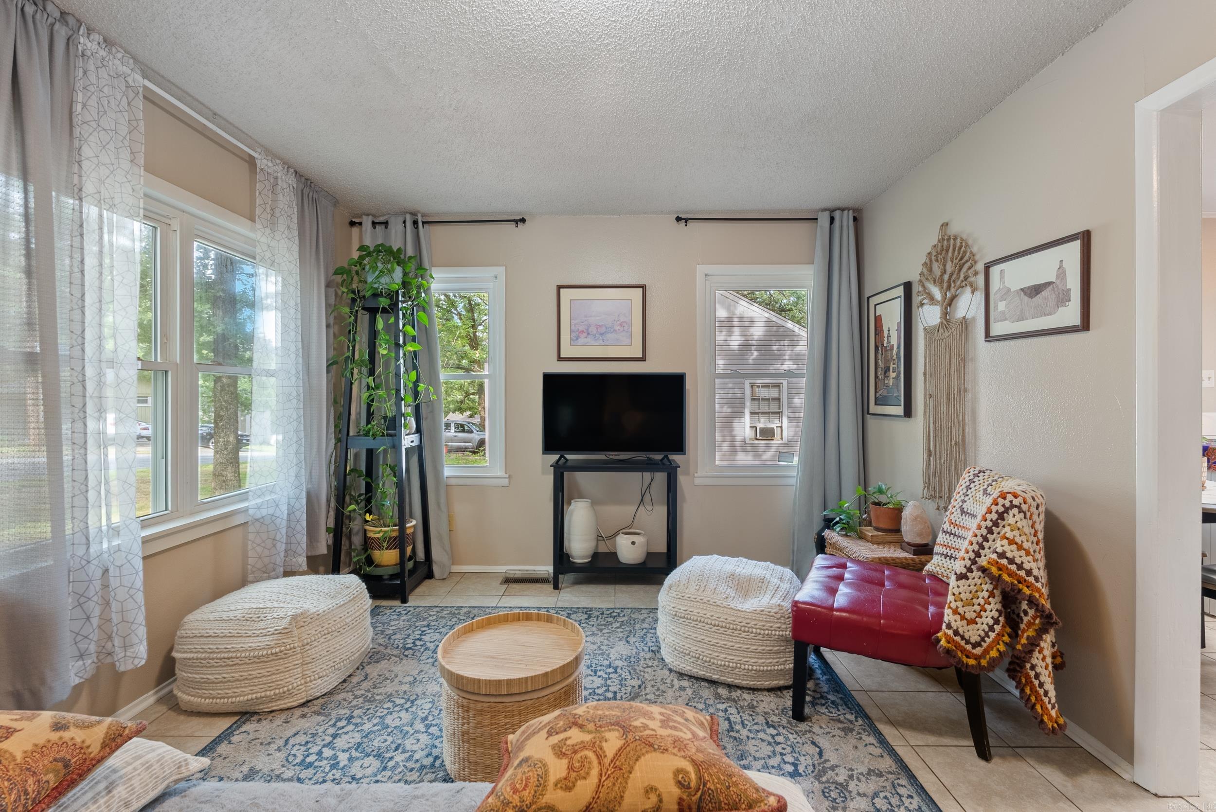 PLEASANT VIEW - Residential