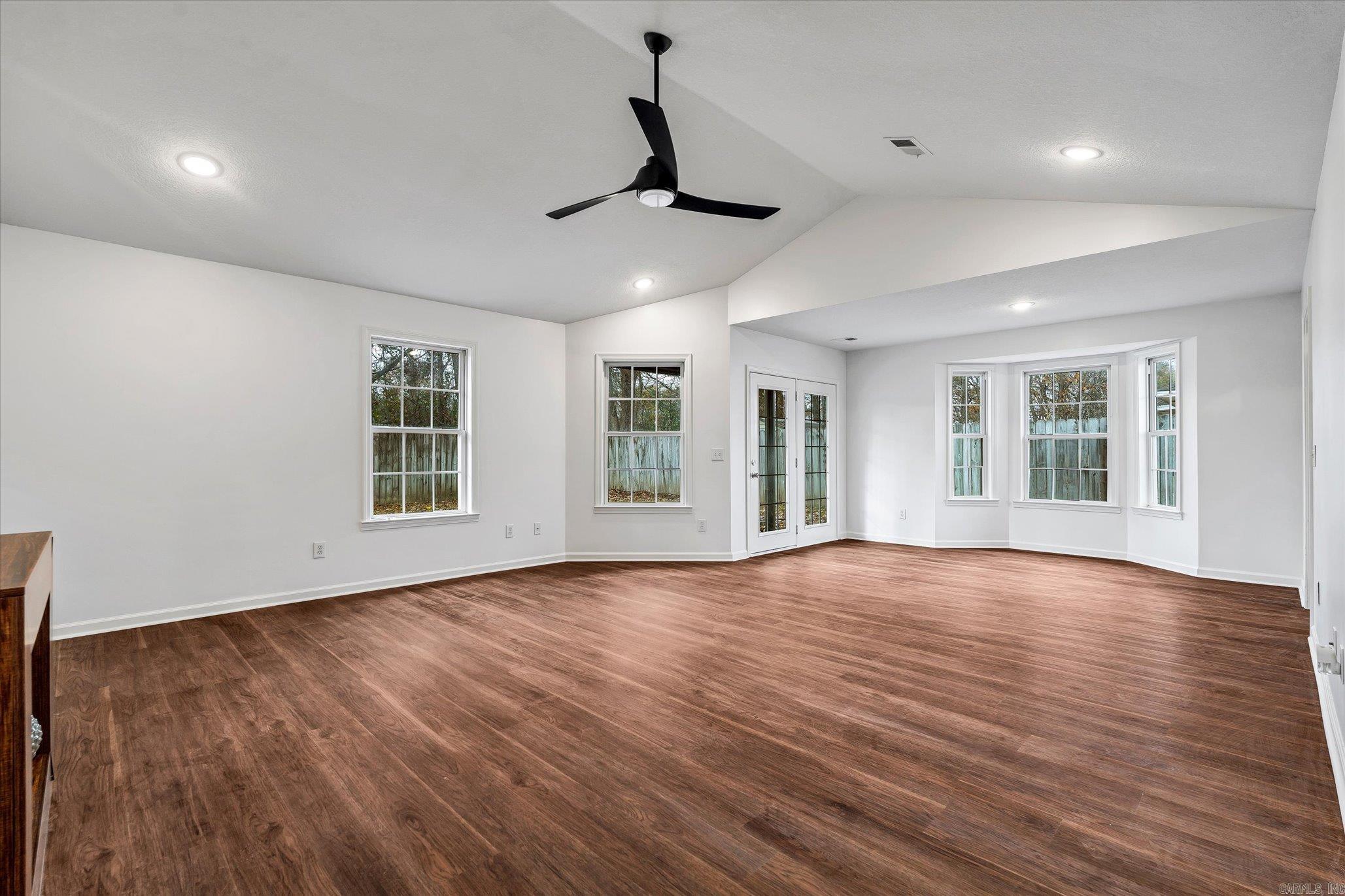 COLONY PARK - Residential