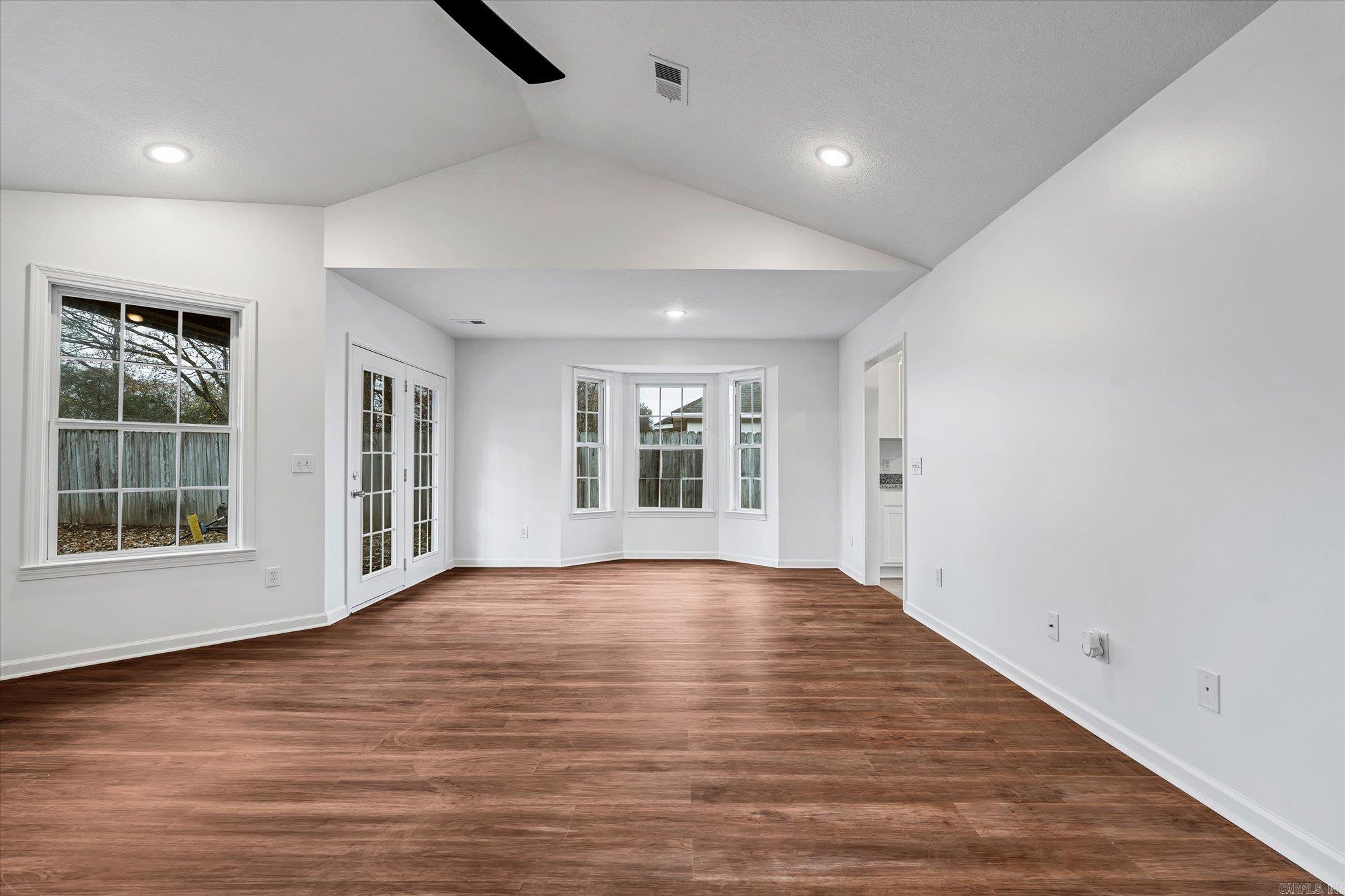 COLONY PARK - Residential