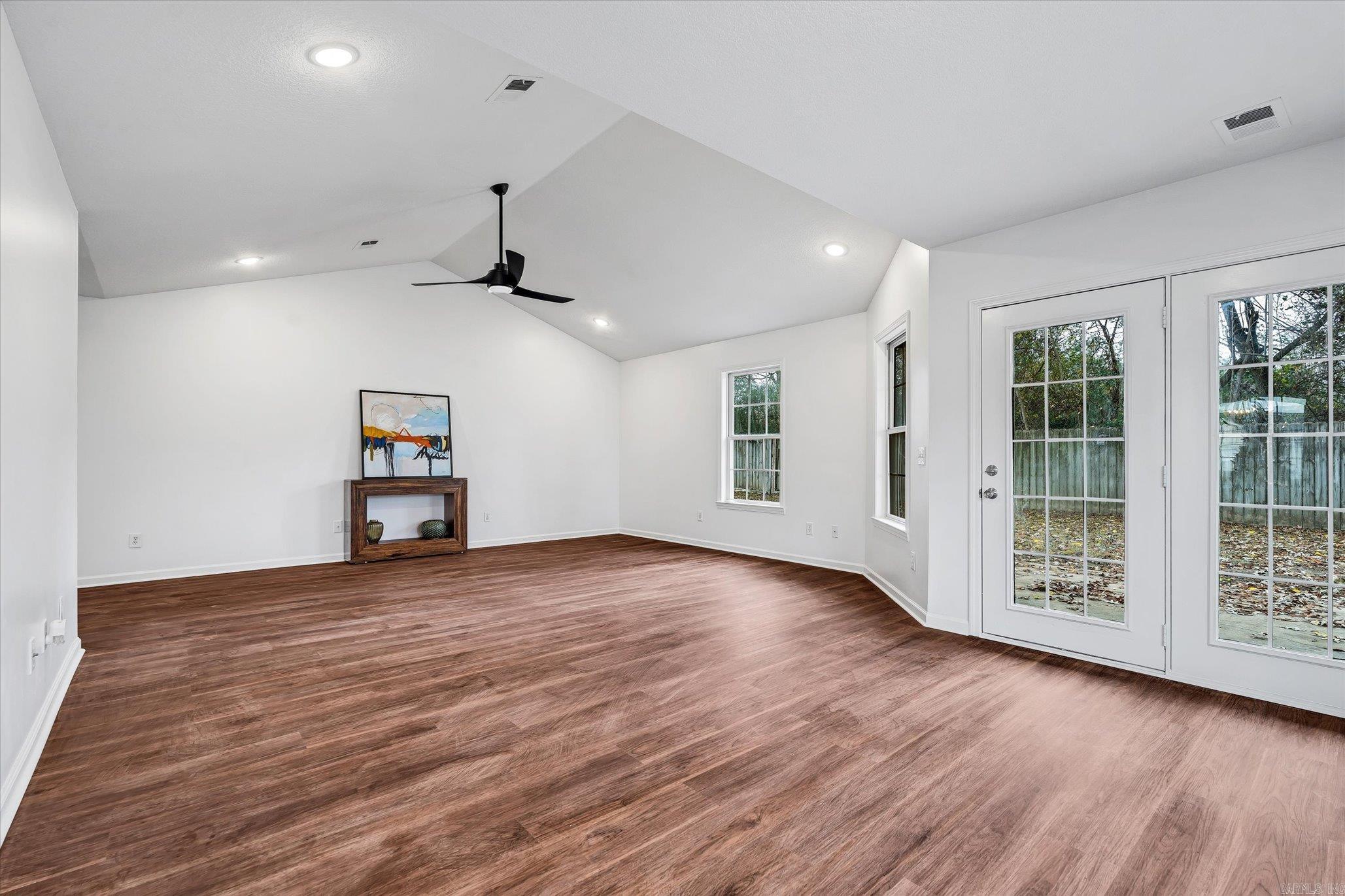 COLONY PARK - Residential