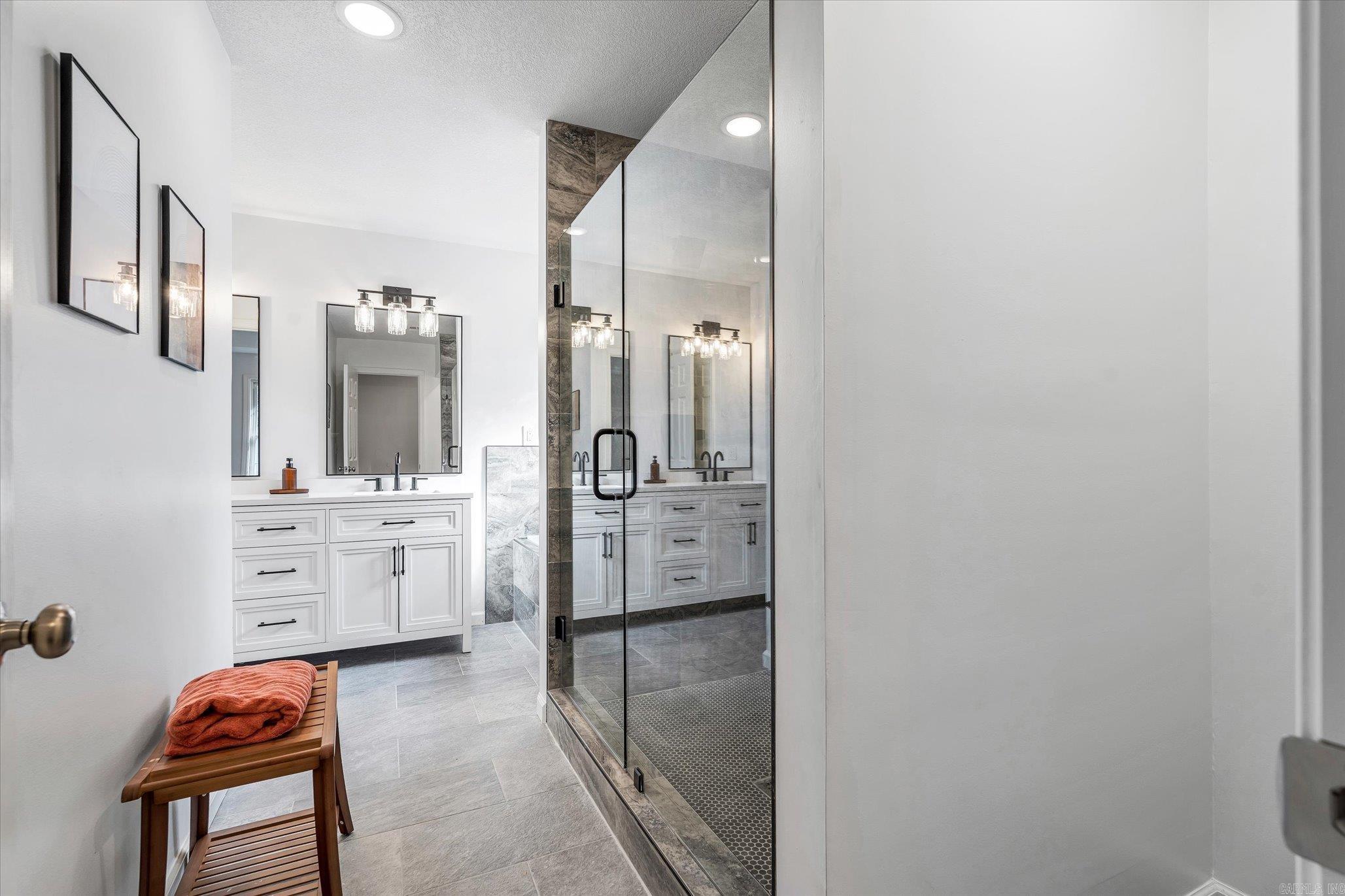 COLONY PARK - Residential