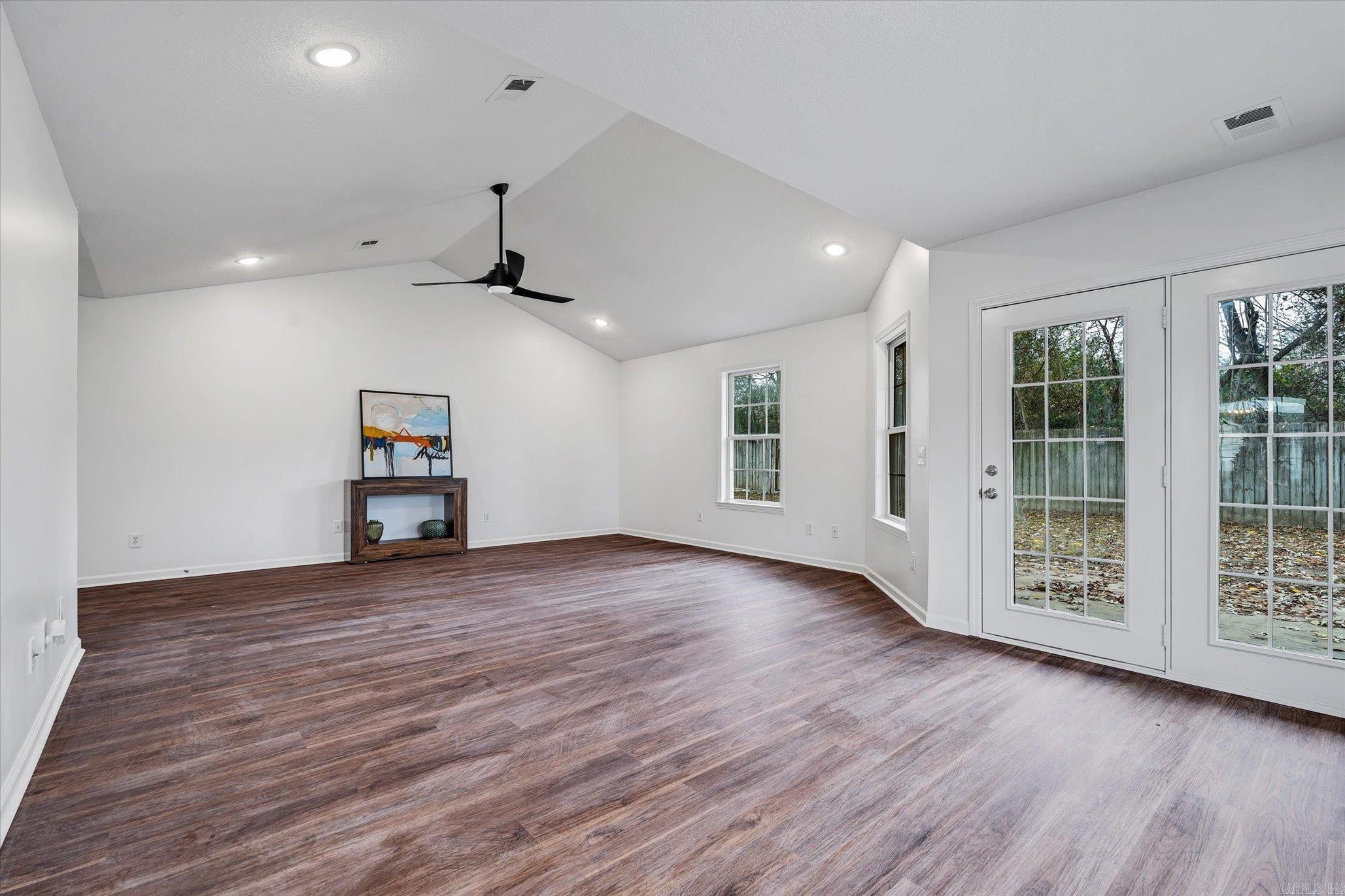 COLONY PARK - Residential