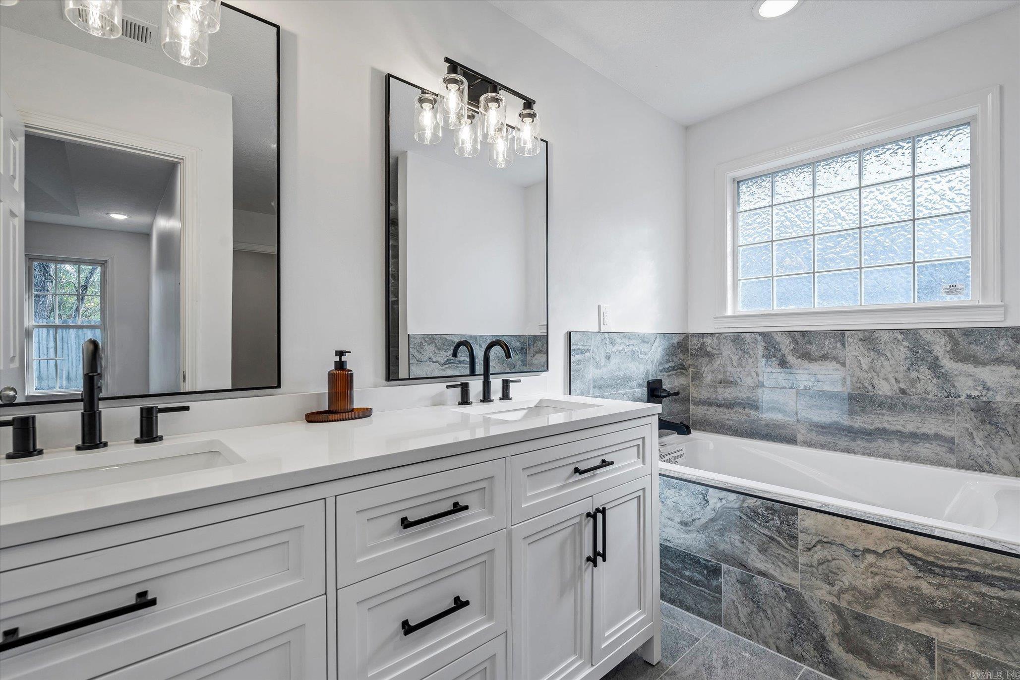 COLONY PARK - Residential