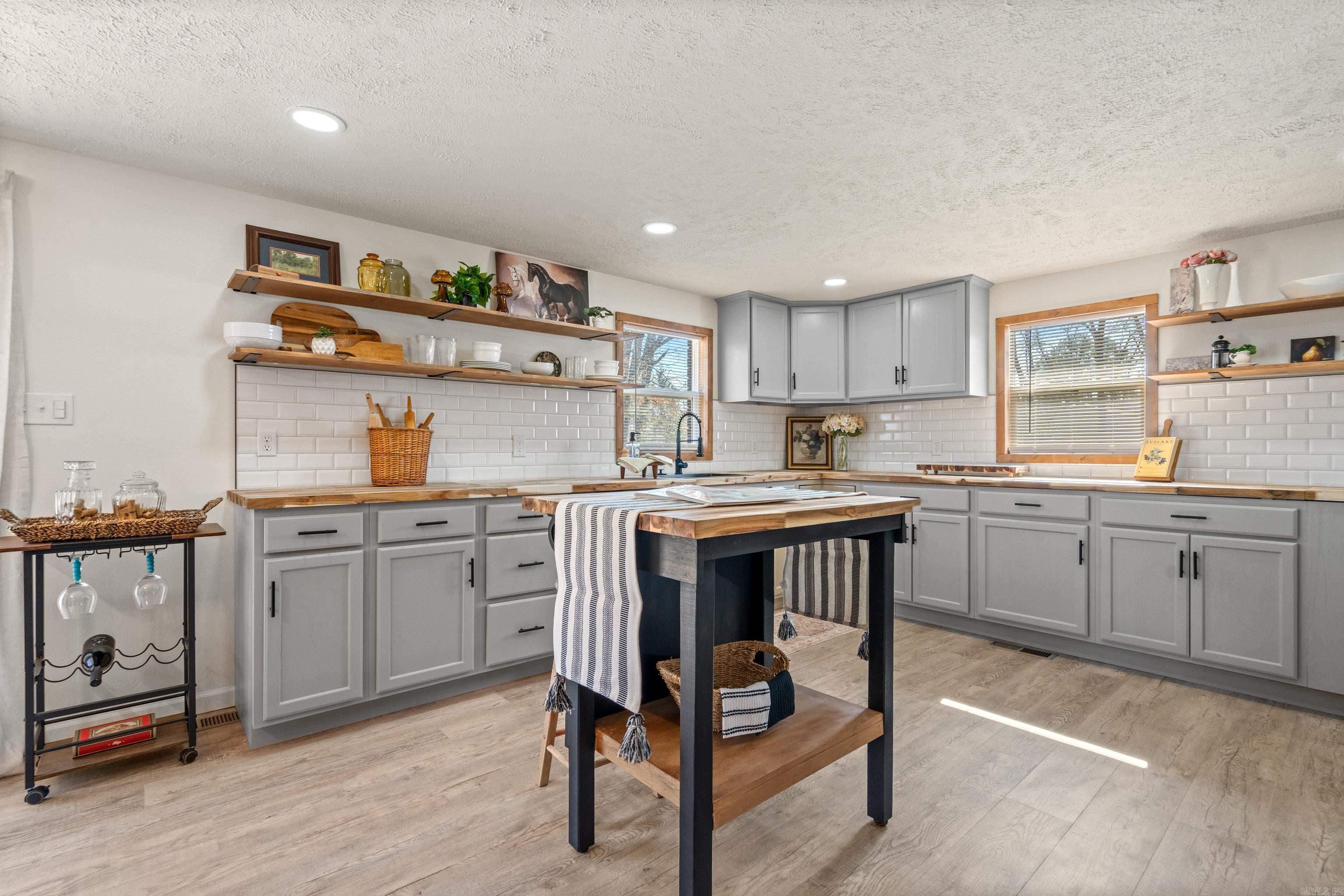 FORREST HILL - Residential