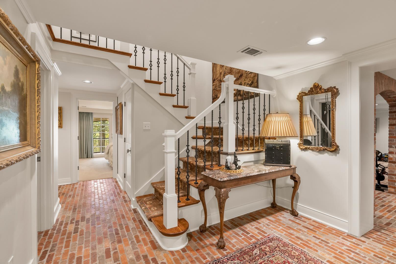 GRANDVIEW - Residential