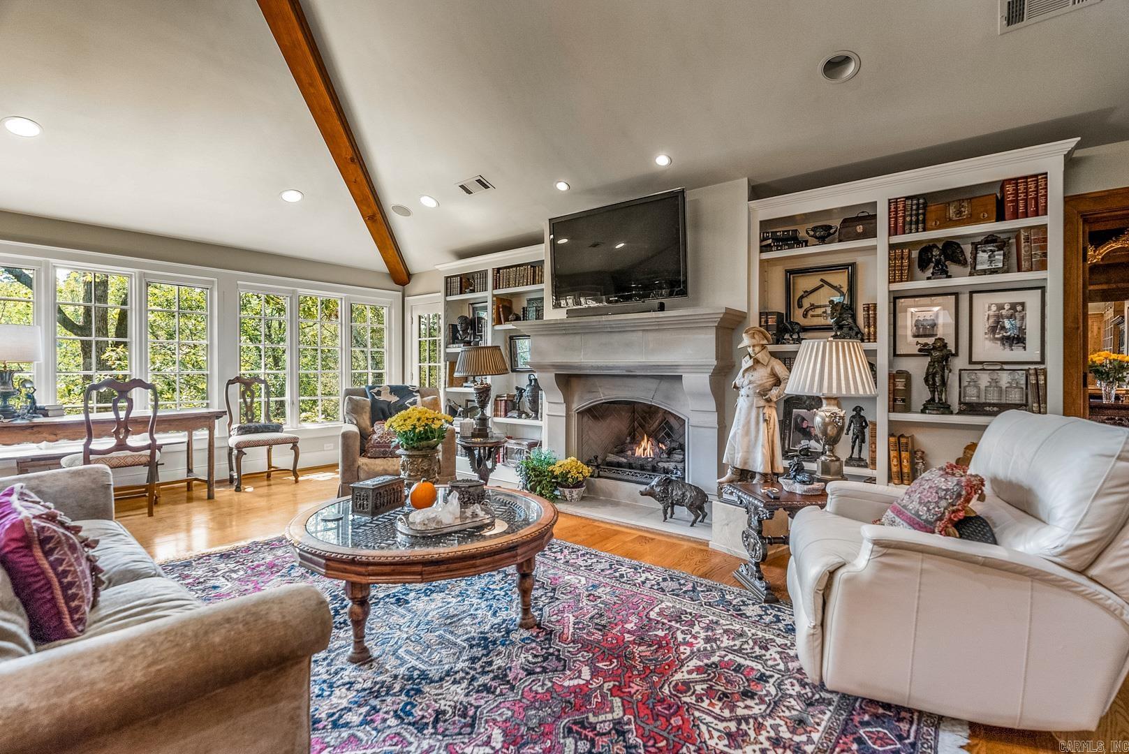 GRANDVIEW - Residential