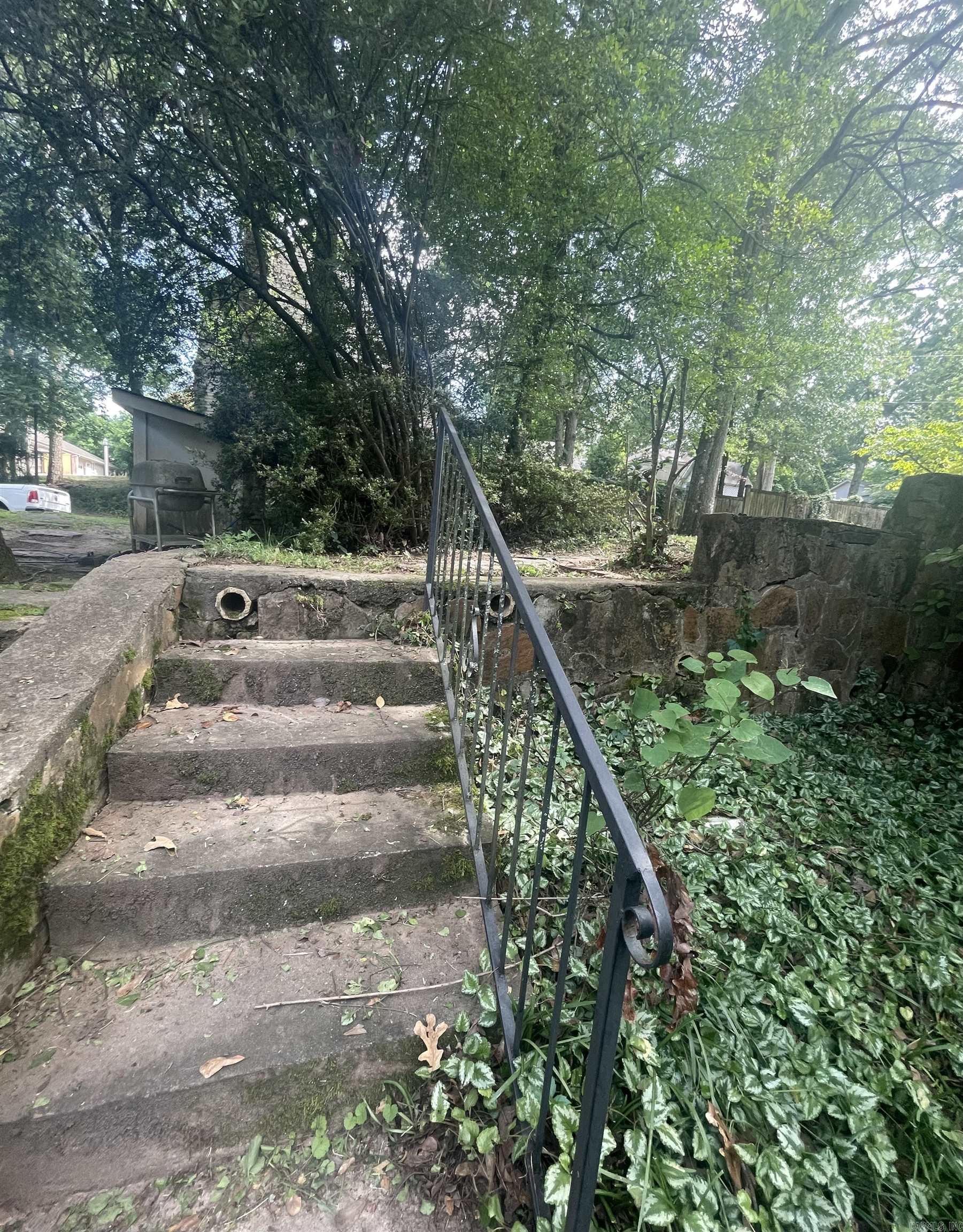 EAST PALISADES - Residential