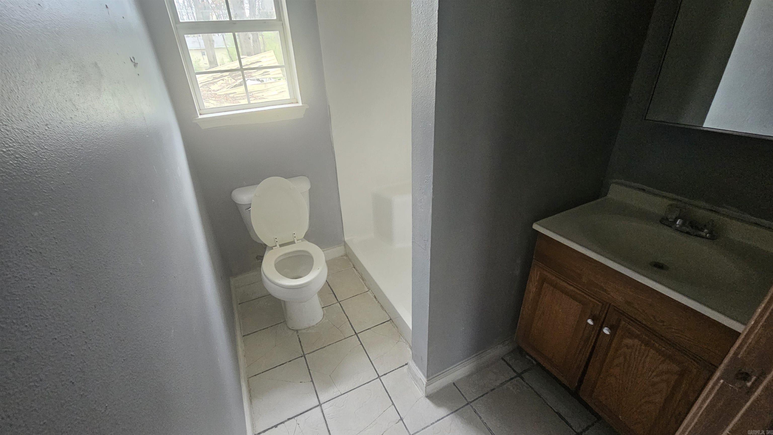 ARROWHEAD LAKE ESTATES 1 - Residential