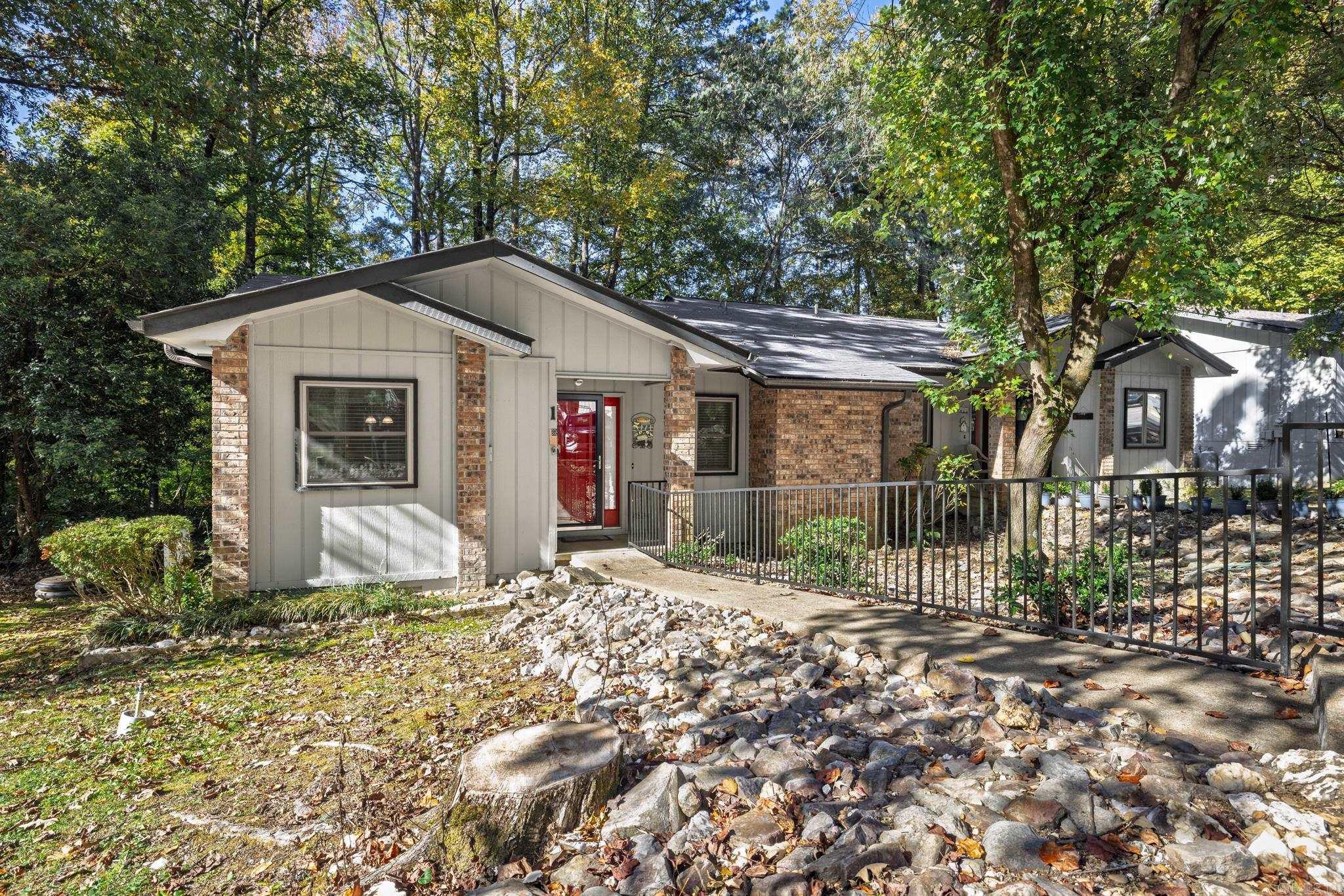 CORTEZ COURTS - Residential