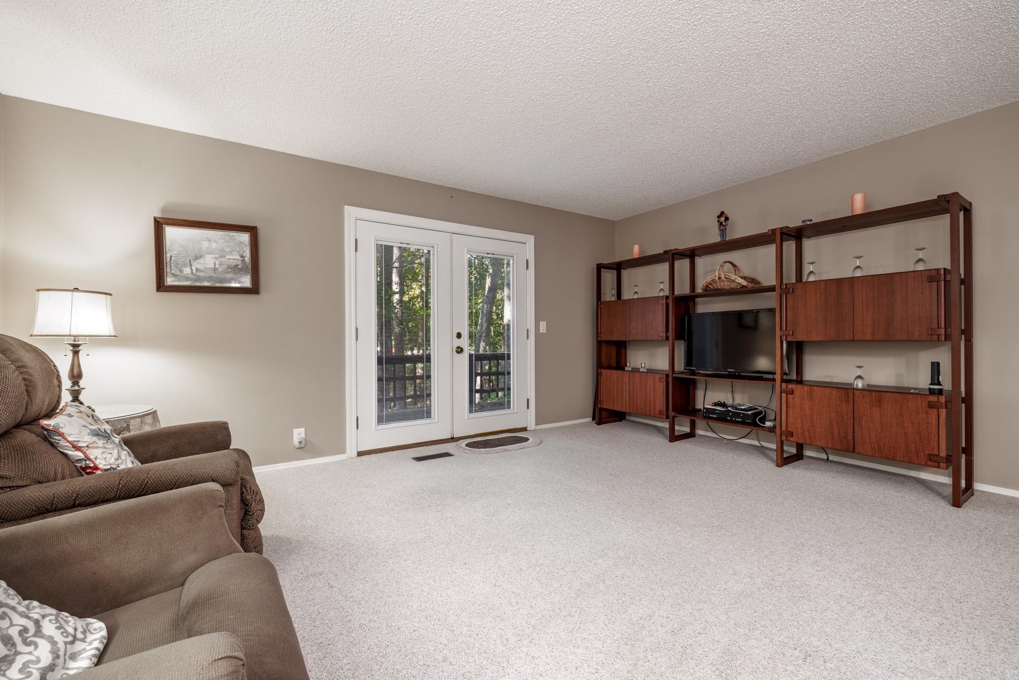 CORTEZ COURTS - Residential