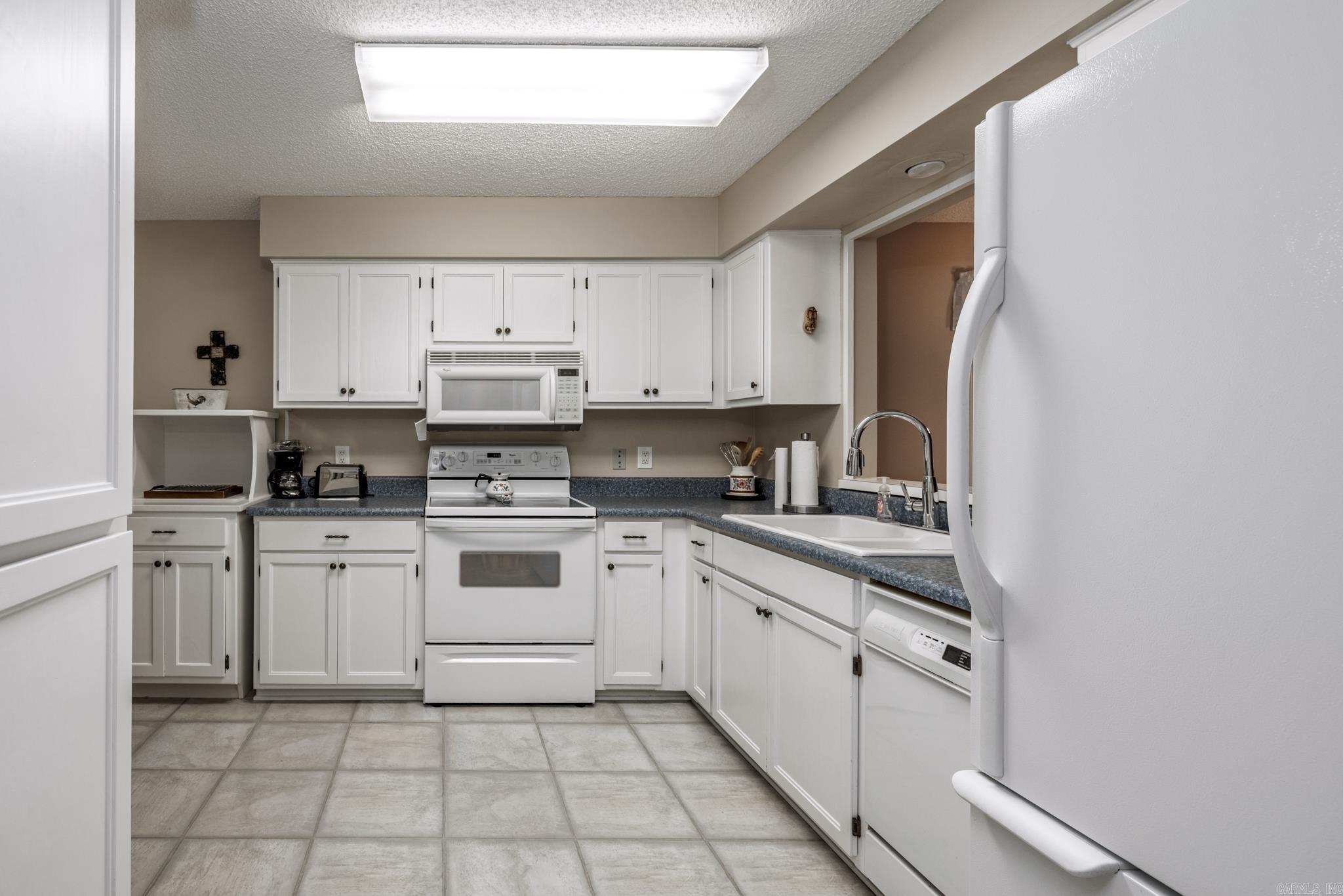 CORTEZ COURTS - Residential