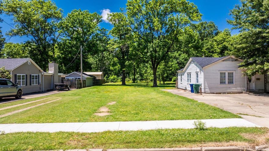 Perfect lot for building in Old Town Conway!