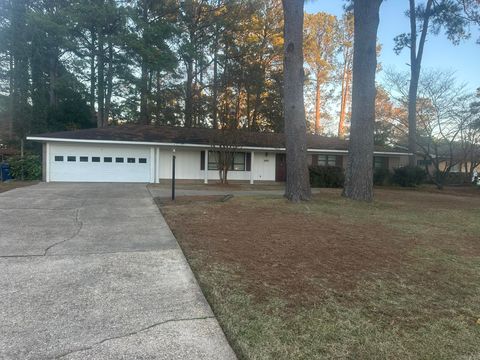 Photo of 507 Lakeside, Camden, AR 71701 (MLS # 25049223)
