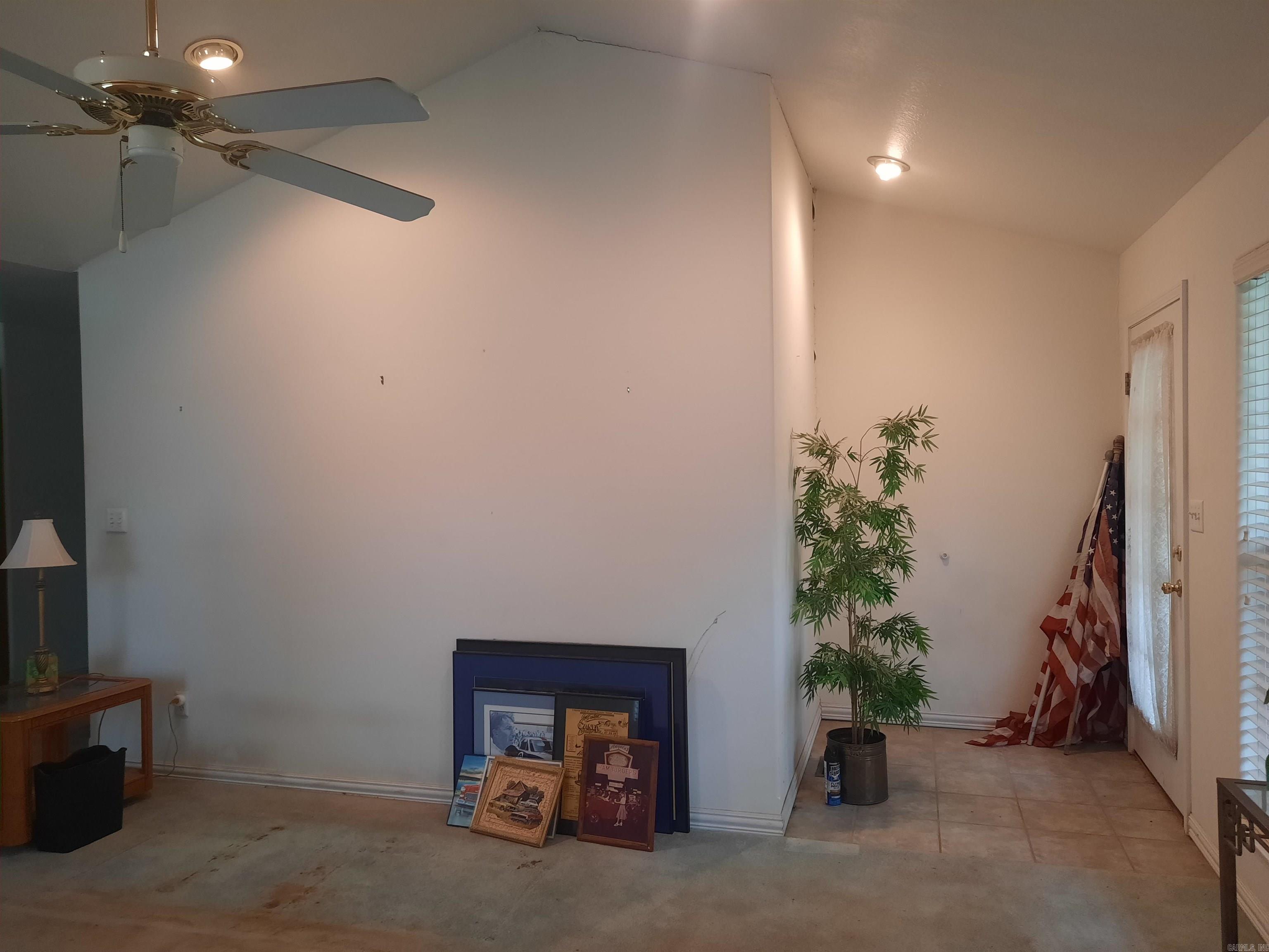 LANCASTER WESTERN - Residential