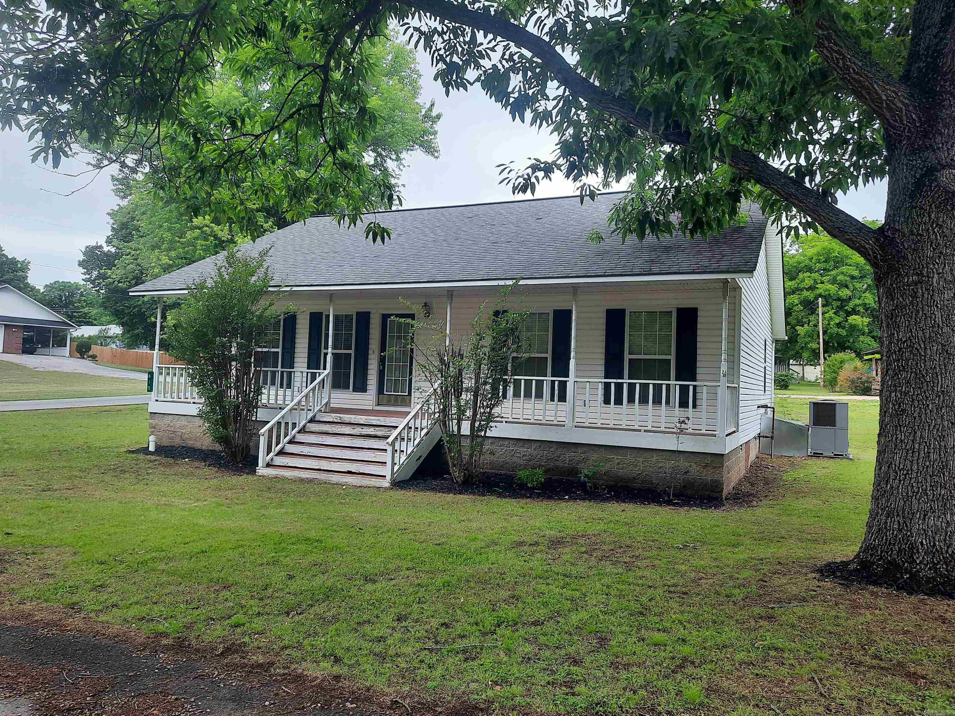 LANCASTER WESTERN - Residential