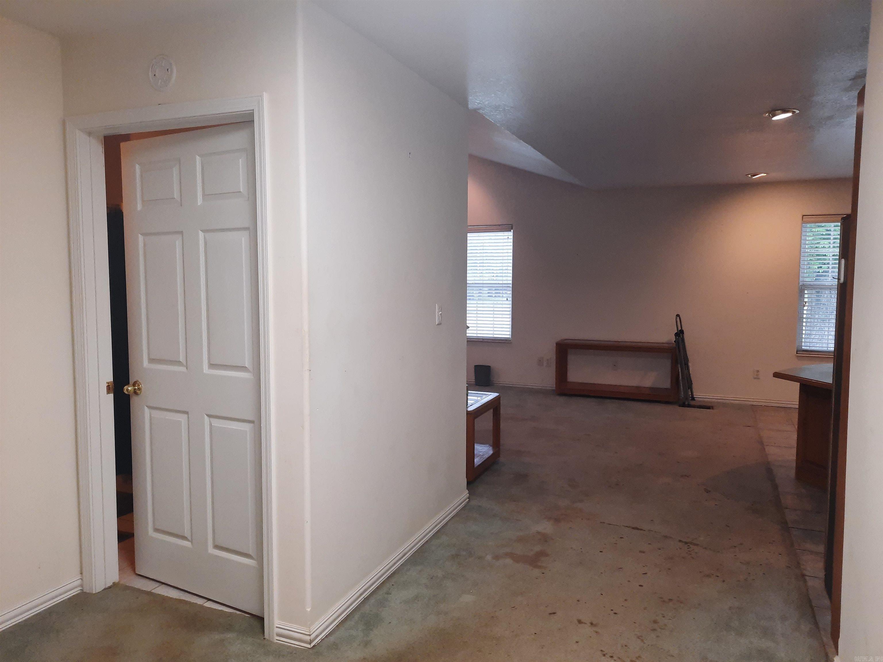 LANCASTER WESTERN - Residential