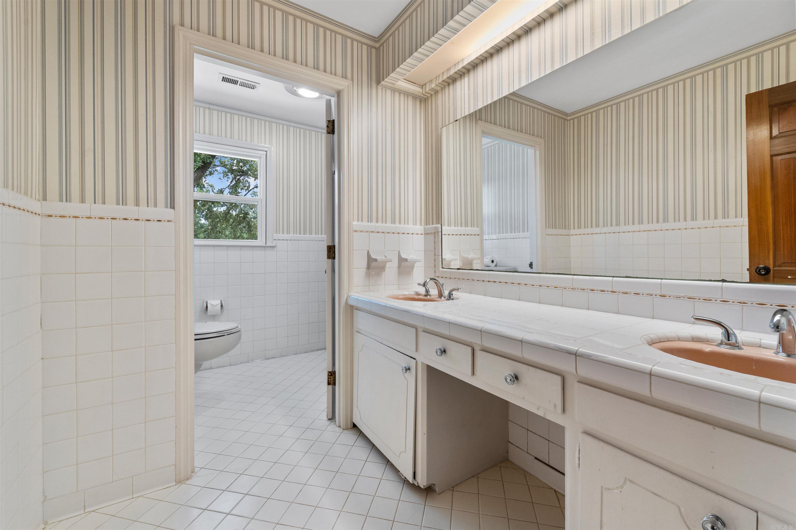 LAKEWOOD NE - Residential