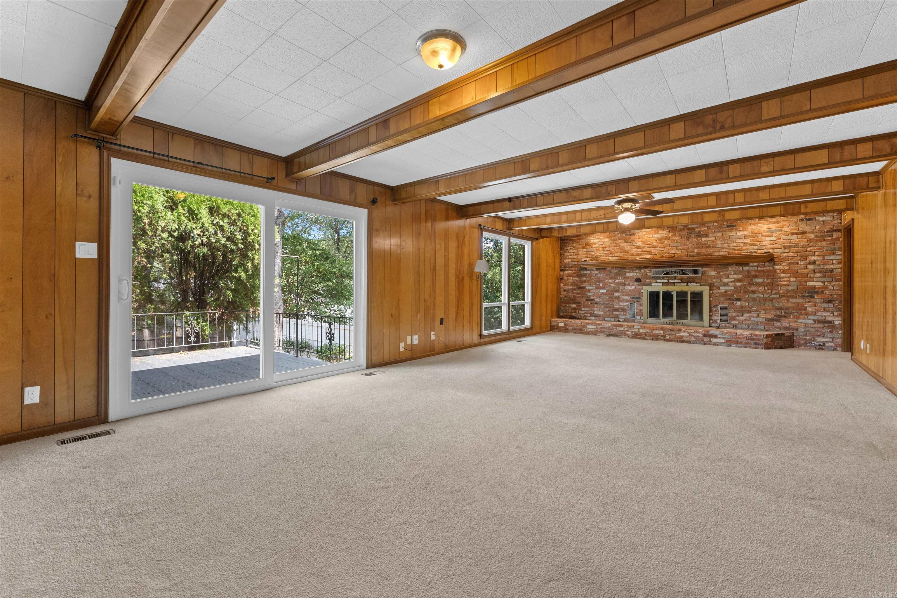 LAKEWOOD NE - Residential