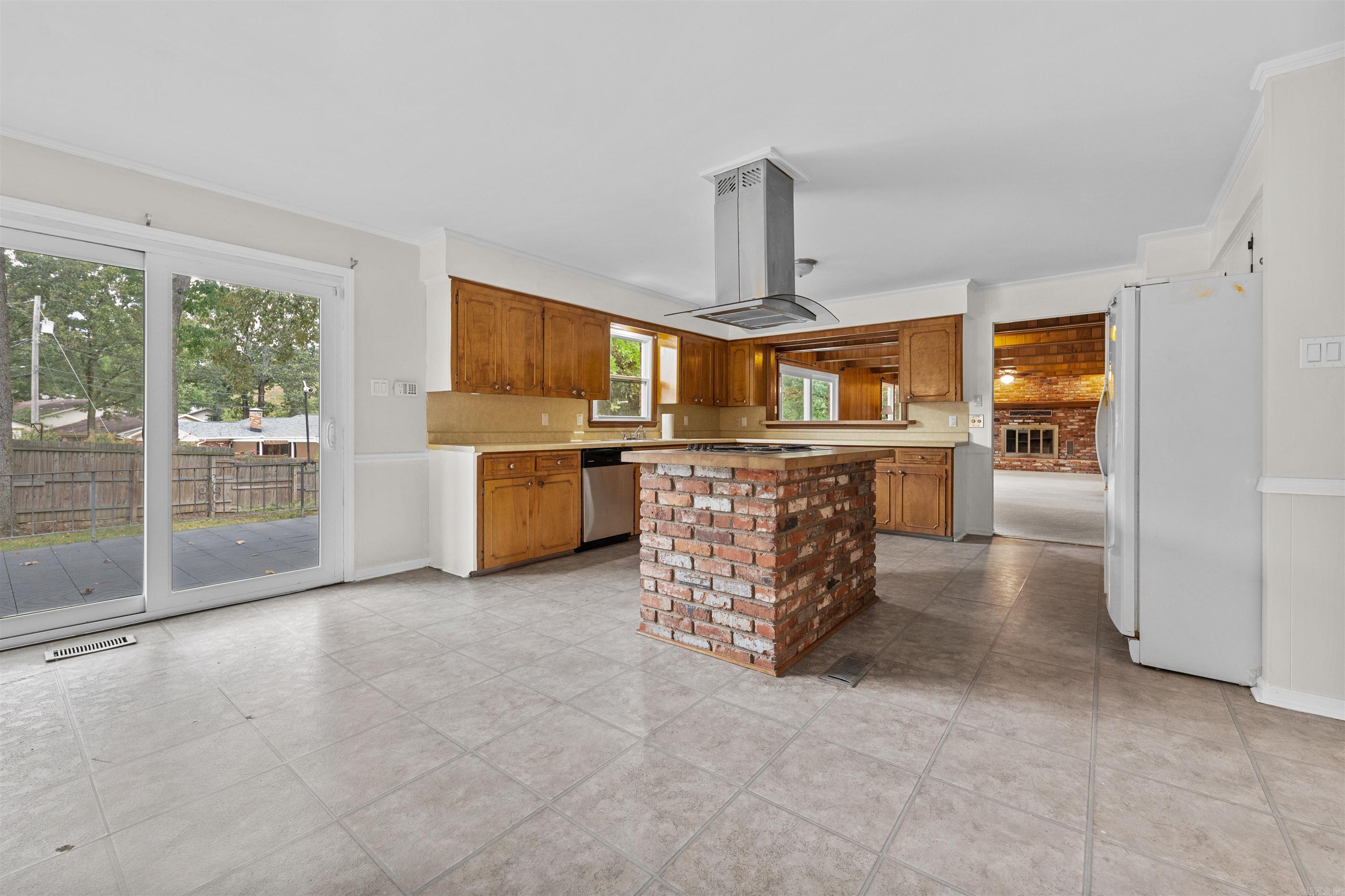 LAKEWOOD NE - Residential