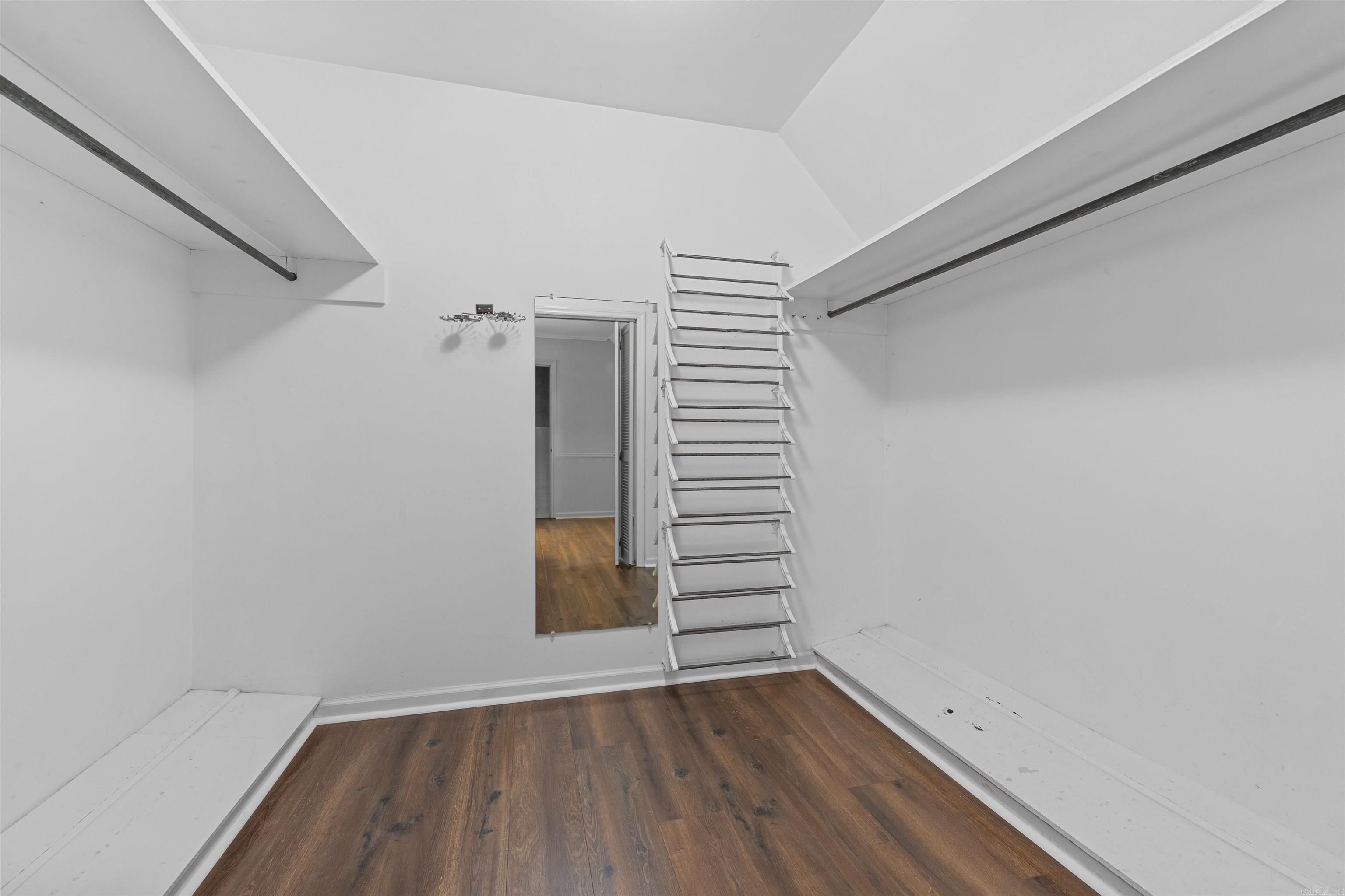 LAKEWOOD NE - Residential