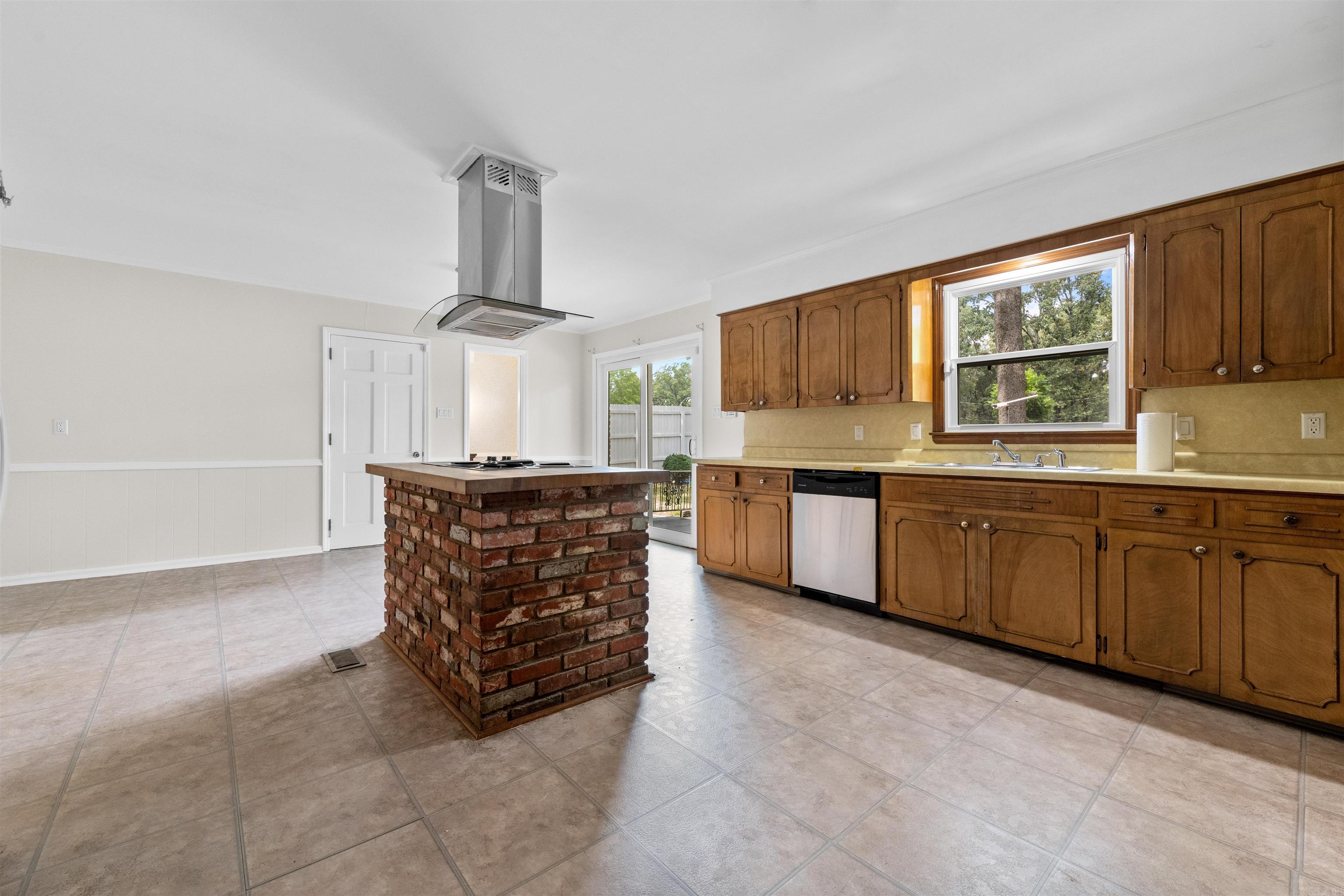 LAKEWOOD NE - Residential