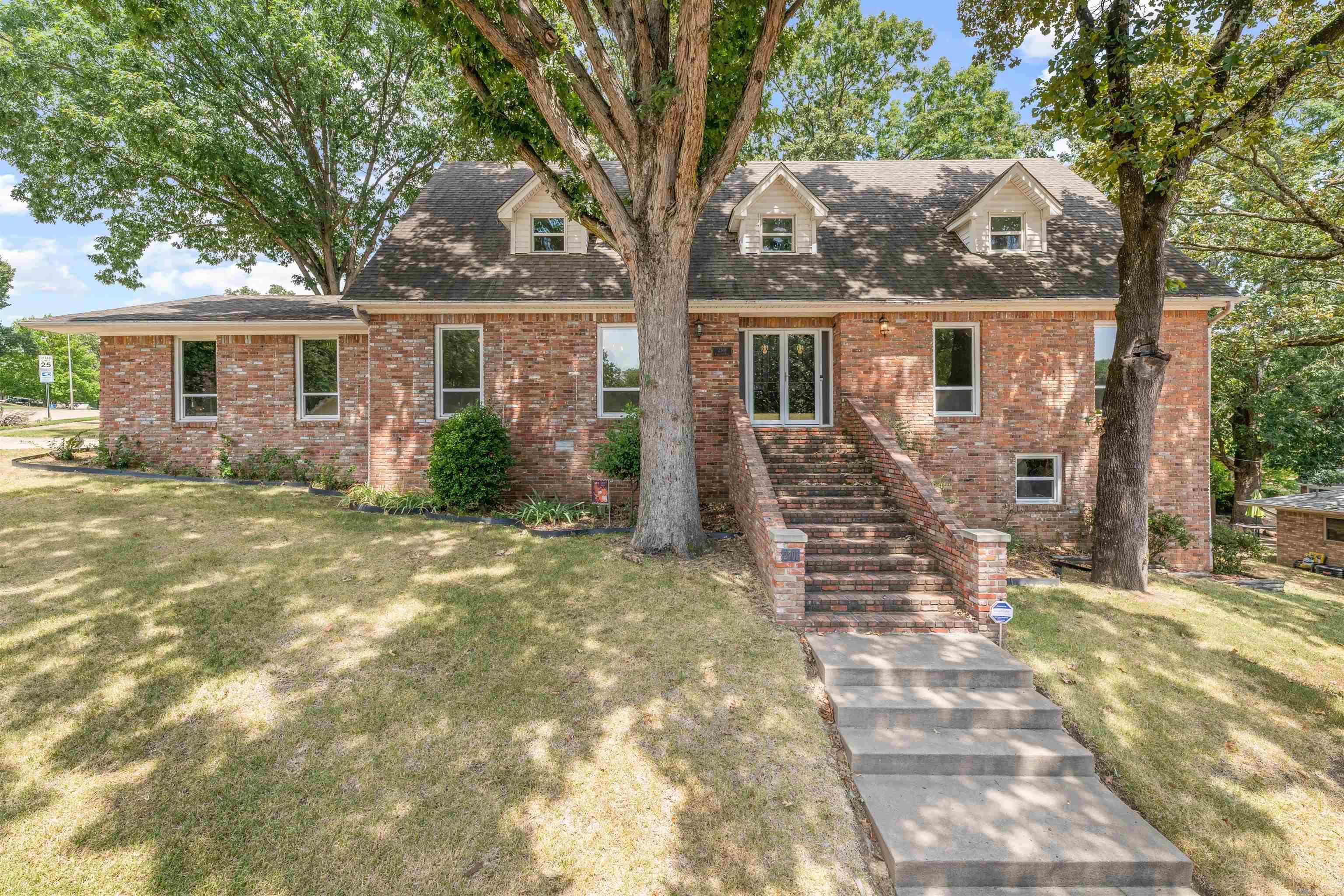 LAKEWOOD NE - Residential