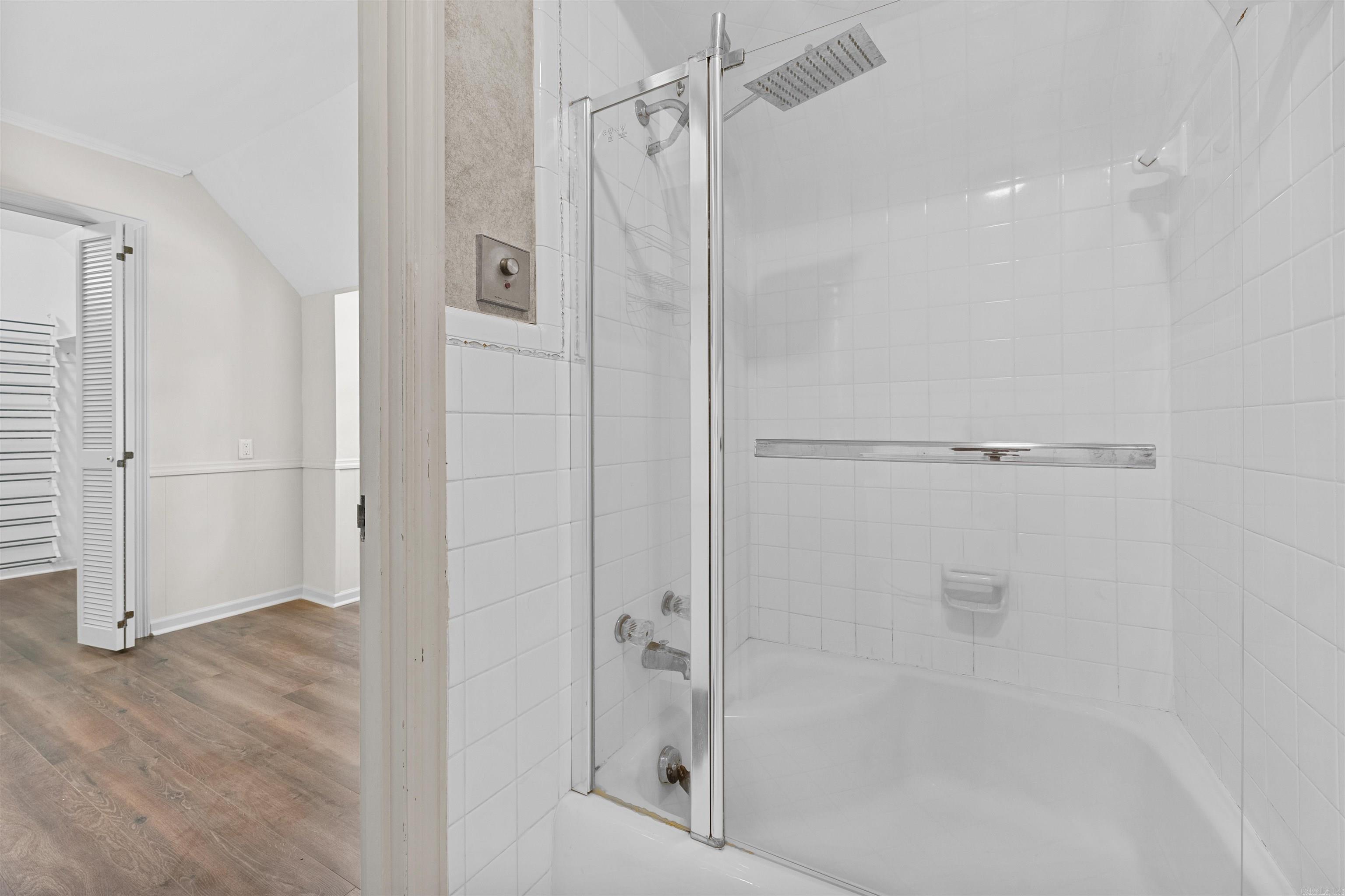 LAKEWOOD NE - Residential