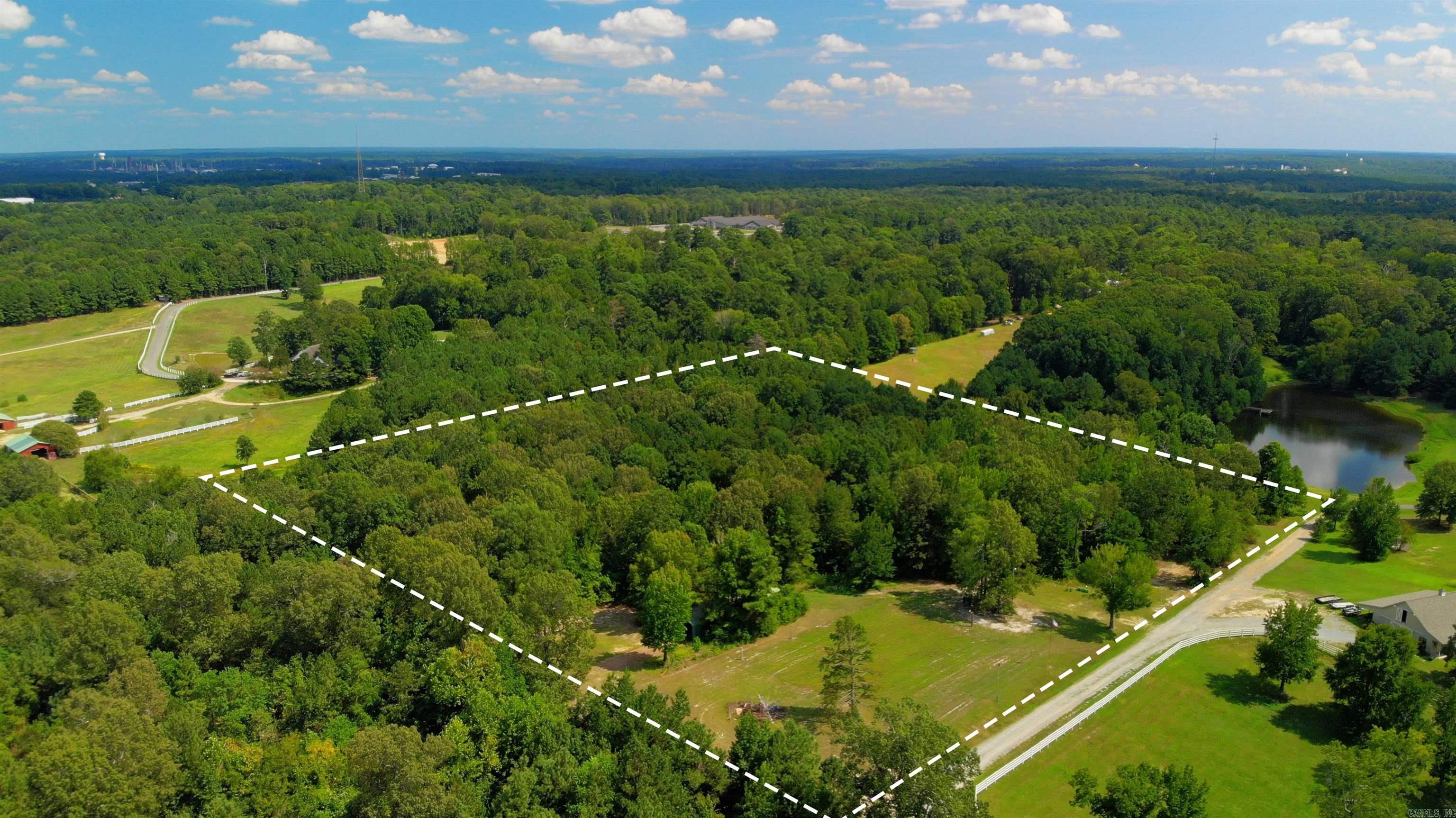 Perfect building site in exclusive neighborhood (Woodwinds subdivision)