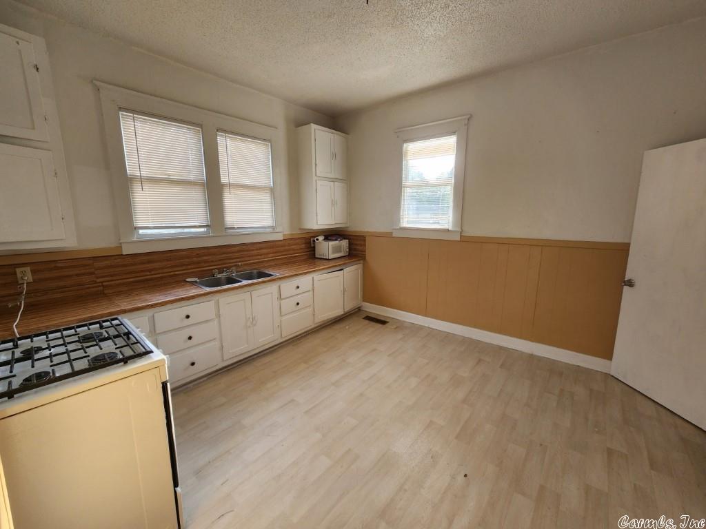 Holts Industrial - Residential Lease