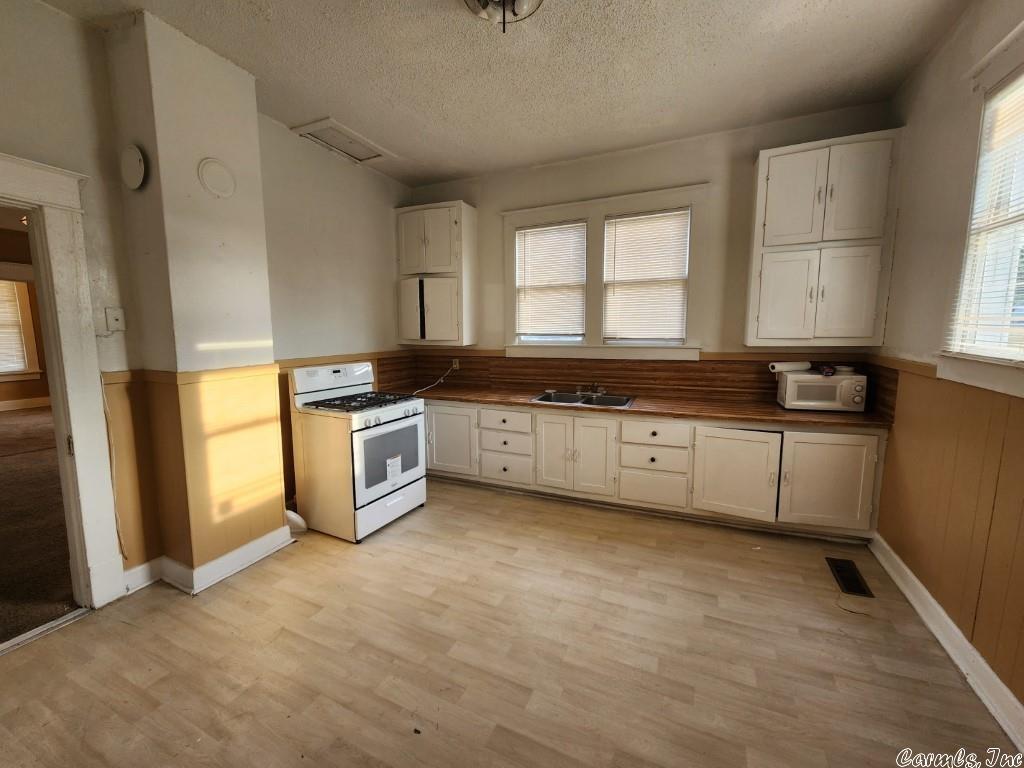 Holts Industrial - Residential Lease