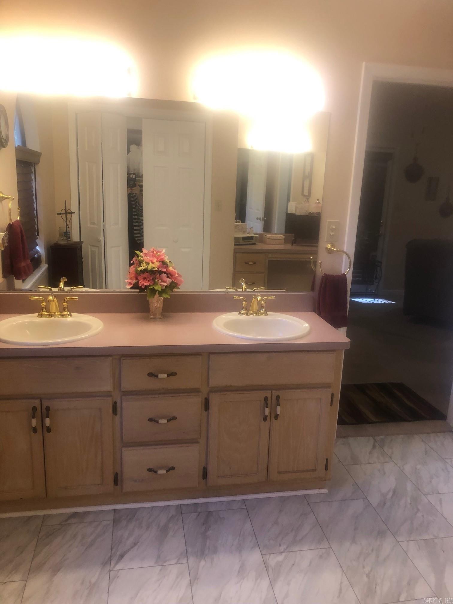 KENNETH SITES - Residential