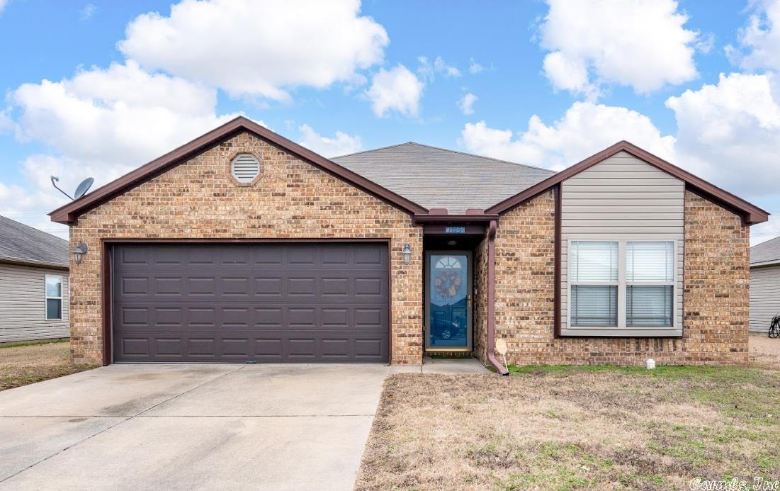 Cute 3 bedroom 2 bathroom home in Faulkner Crossing Subdivision in NLR. Well maintained home with a fully fenced backyard. Conveniently located off I440 with easy access to Downtown Little Rock, North Little Rock and the Airport. Schedule your appointment today.