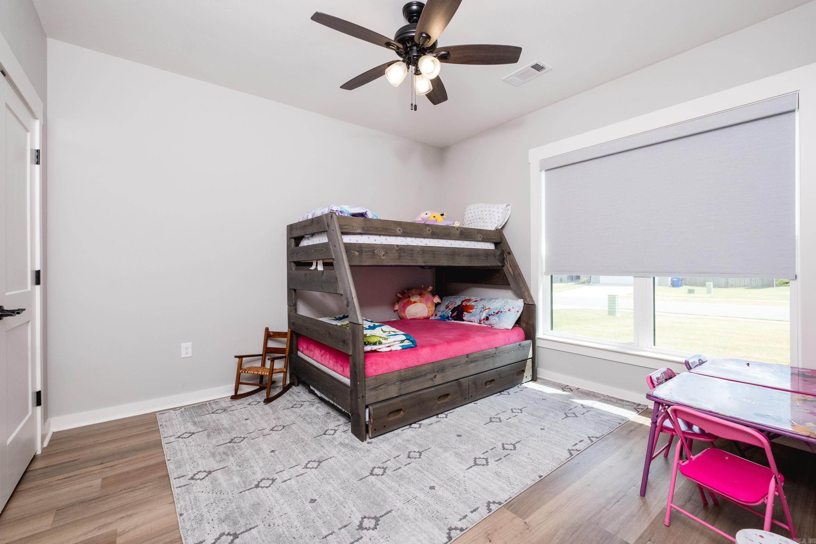 IVY PLACE - Residential