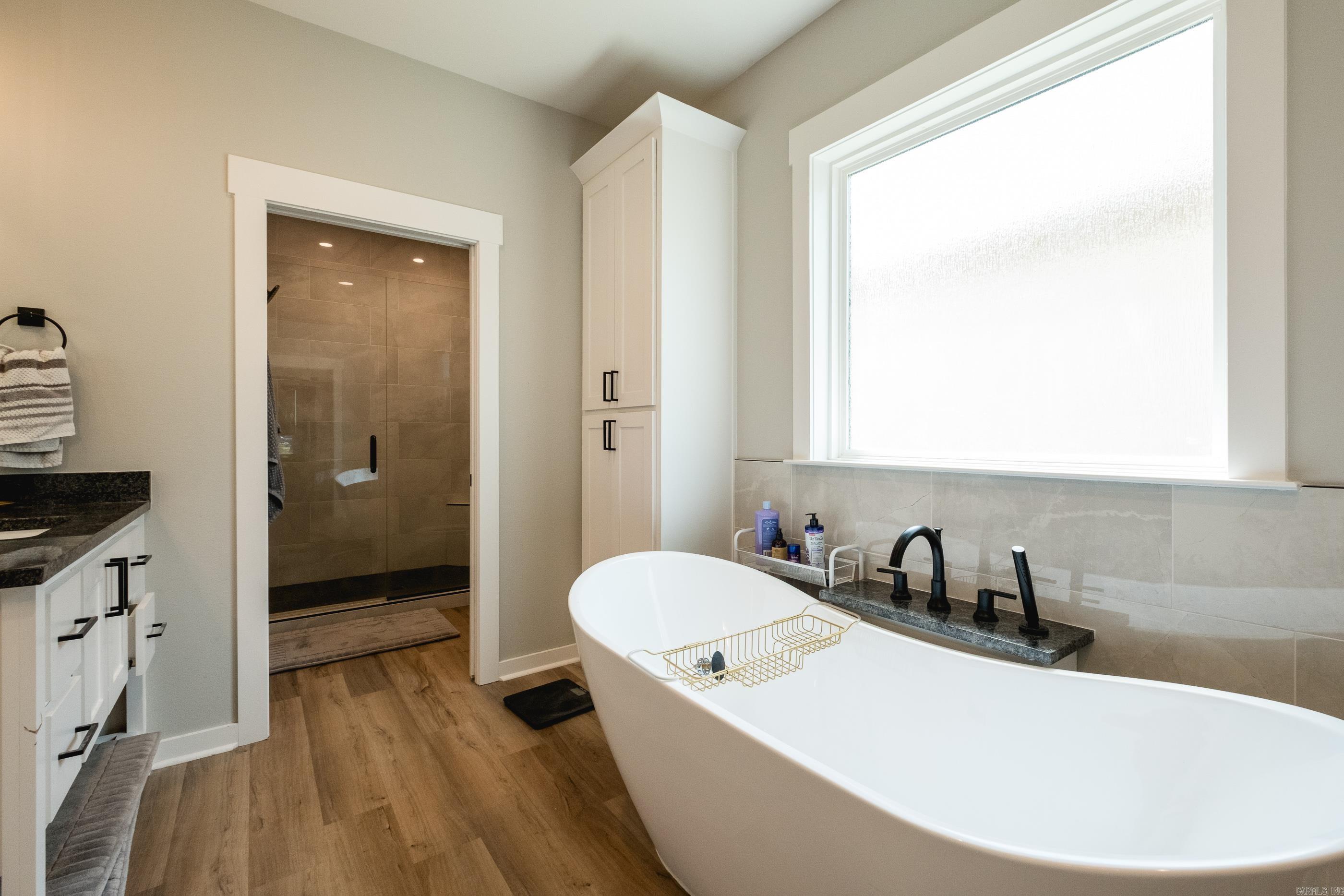 IVY PLACE - Residential