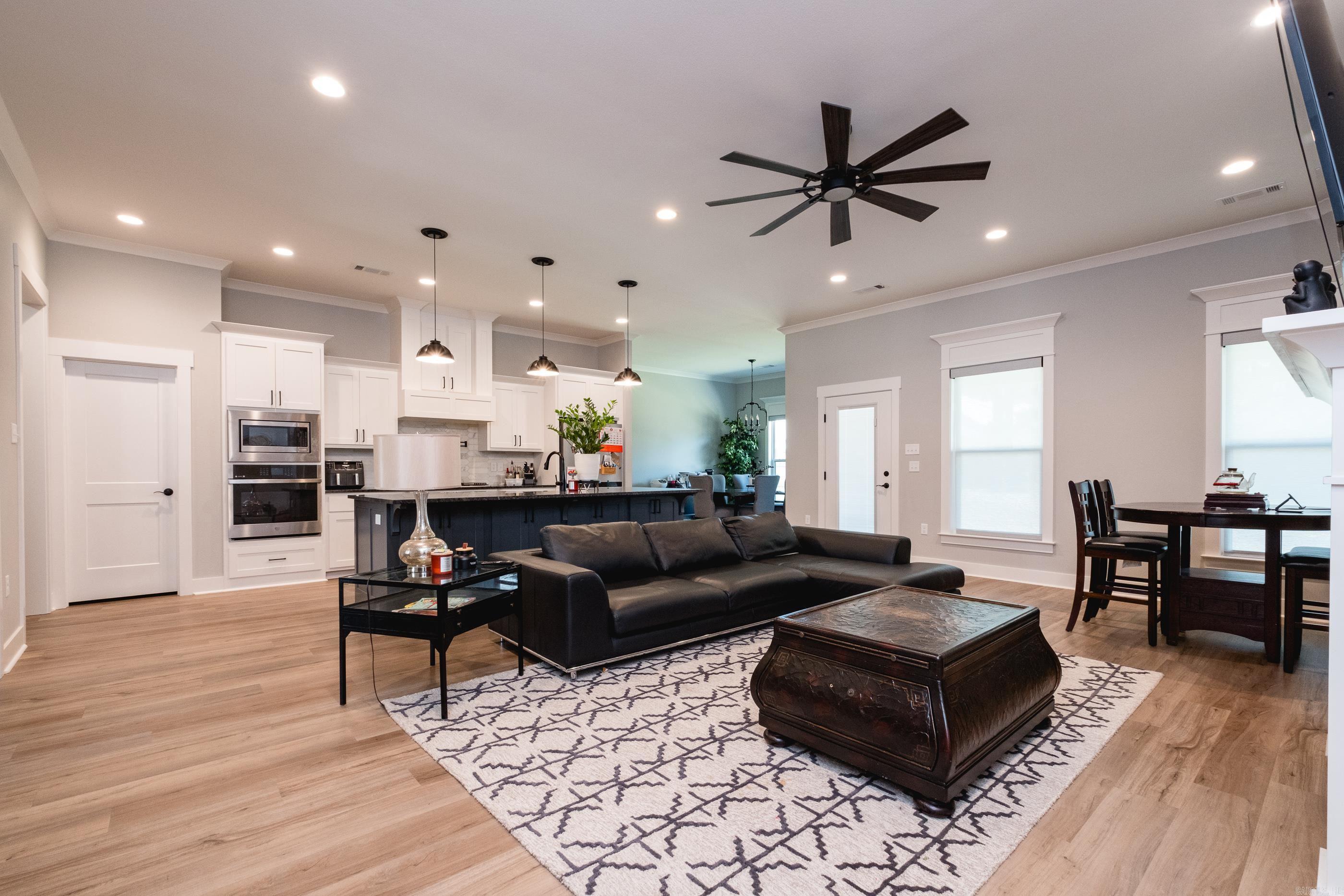 IVY PLACE - Residential