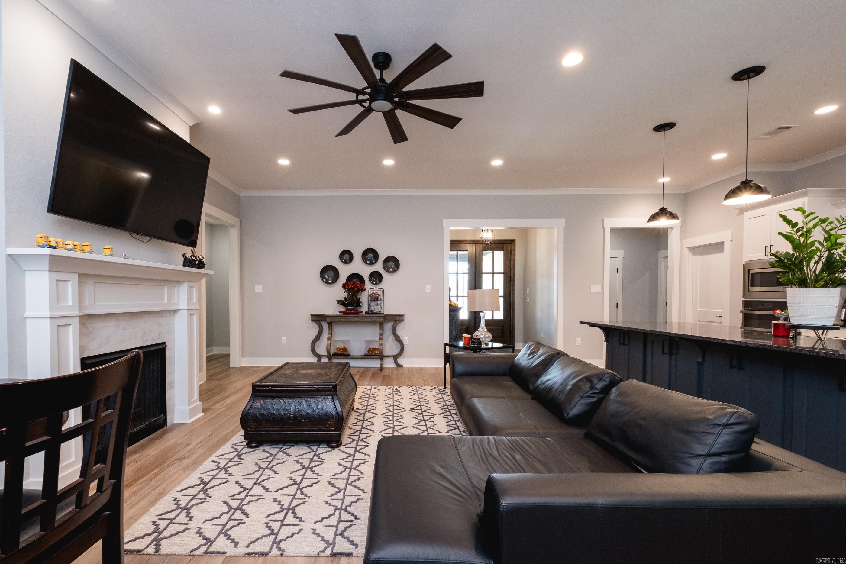 IVY PLACE - Residential