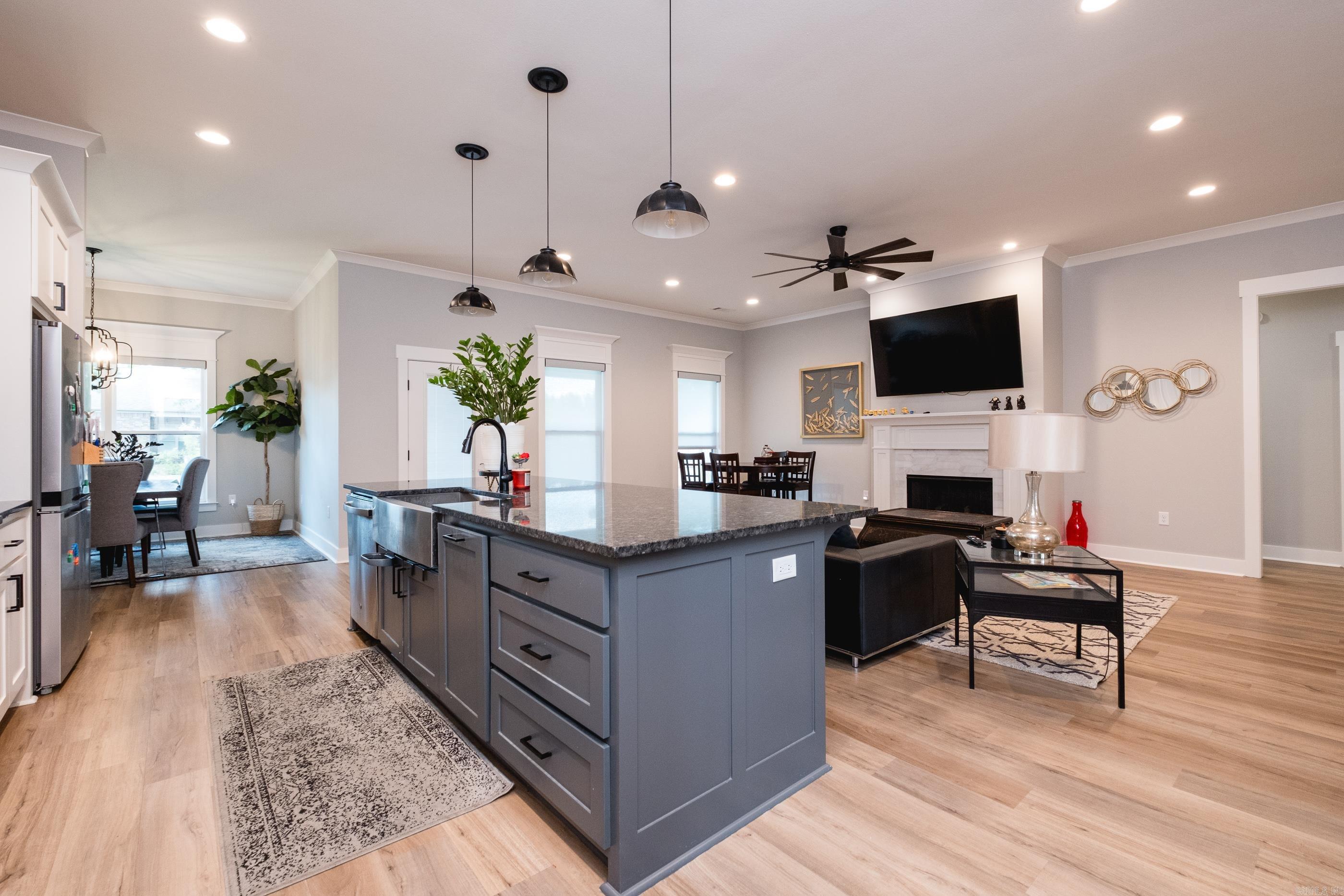 IVY PLACE - Residential